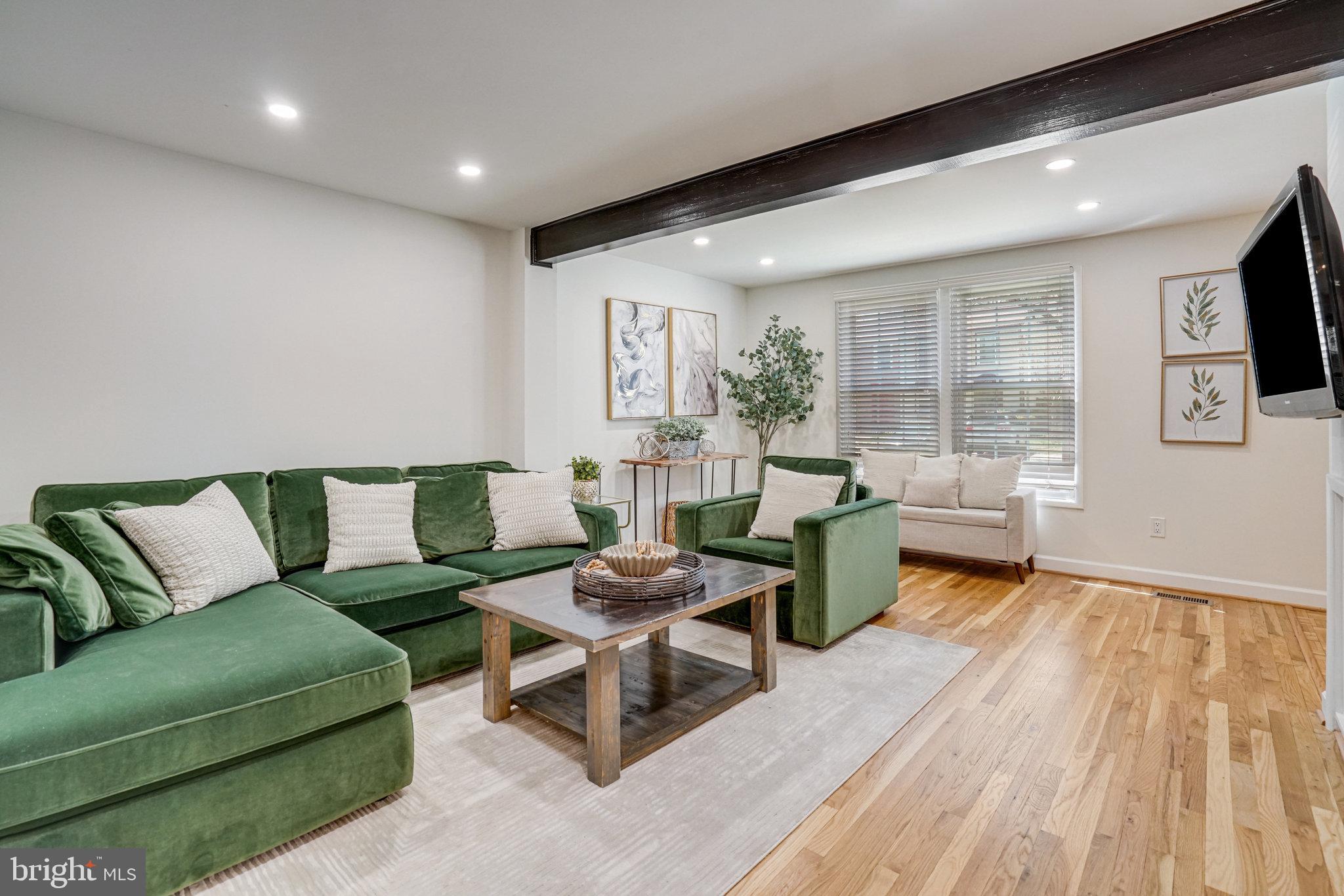 BROOKS SQUARE - Residential