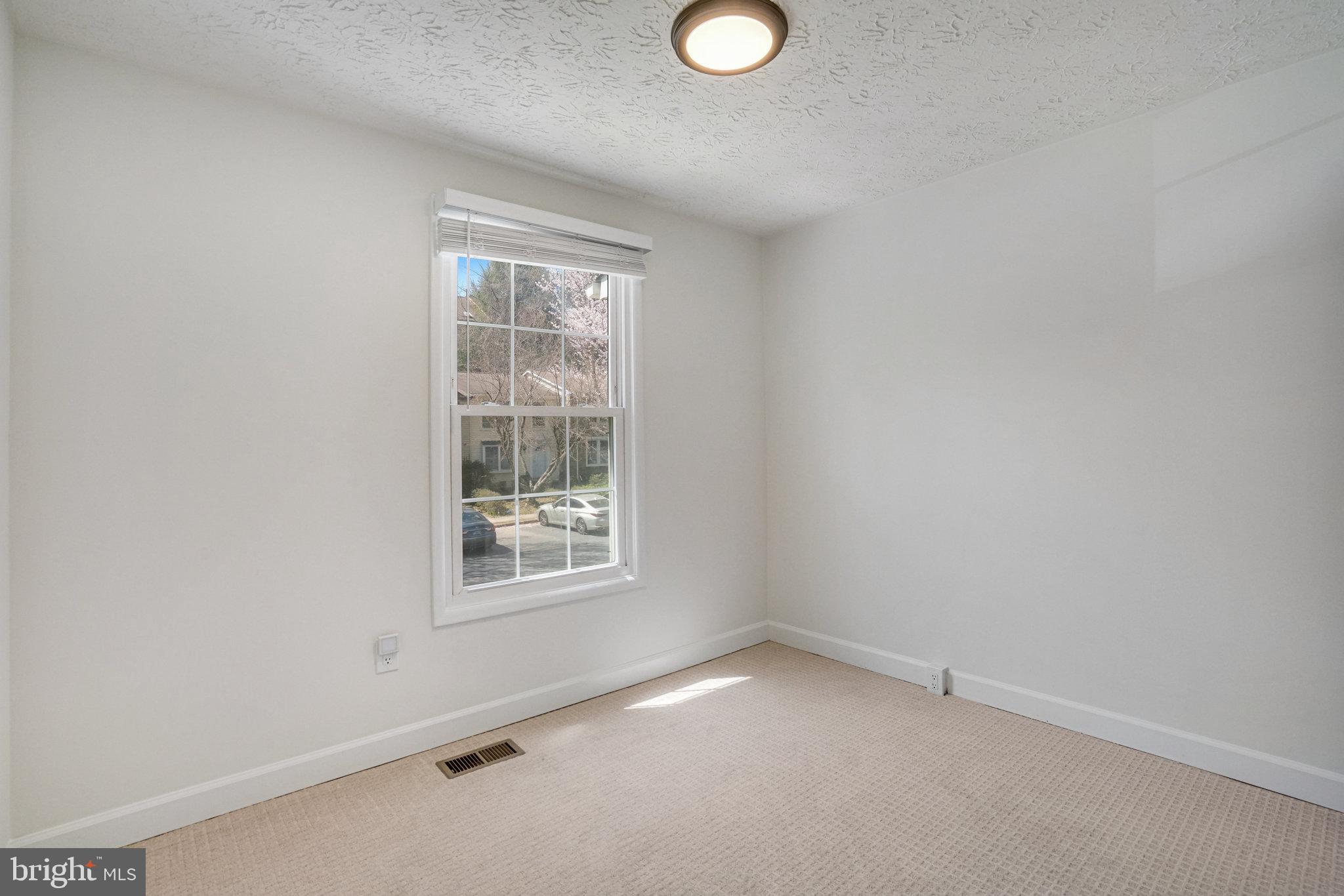 BROOKS SQUARE - Residential