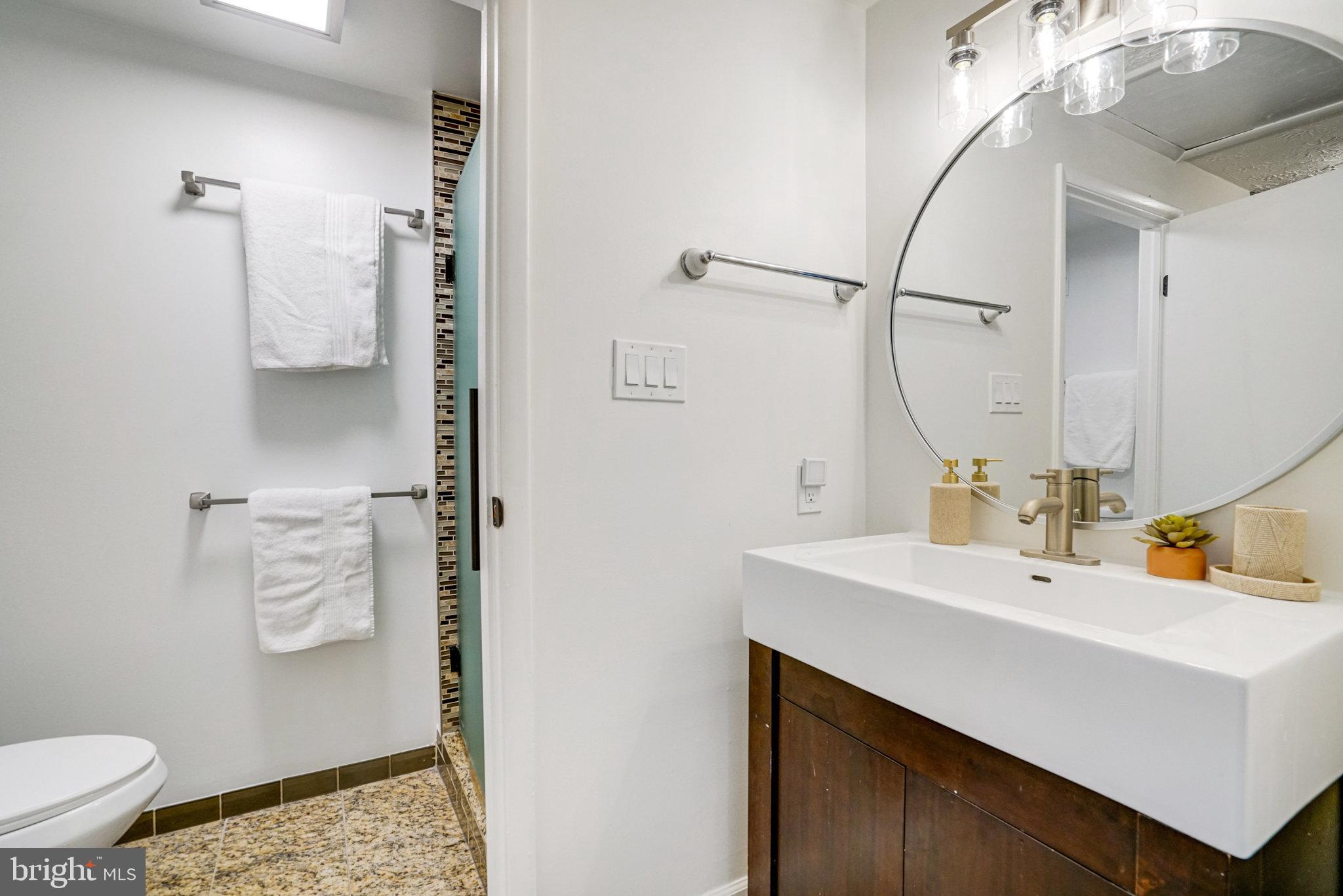 BROOKS SQUARE - Residential