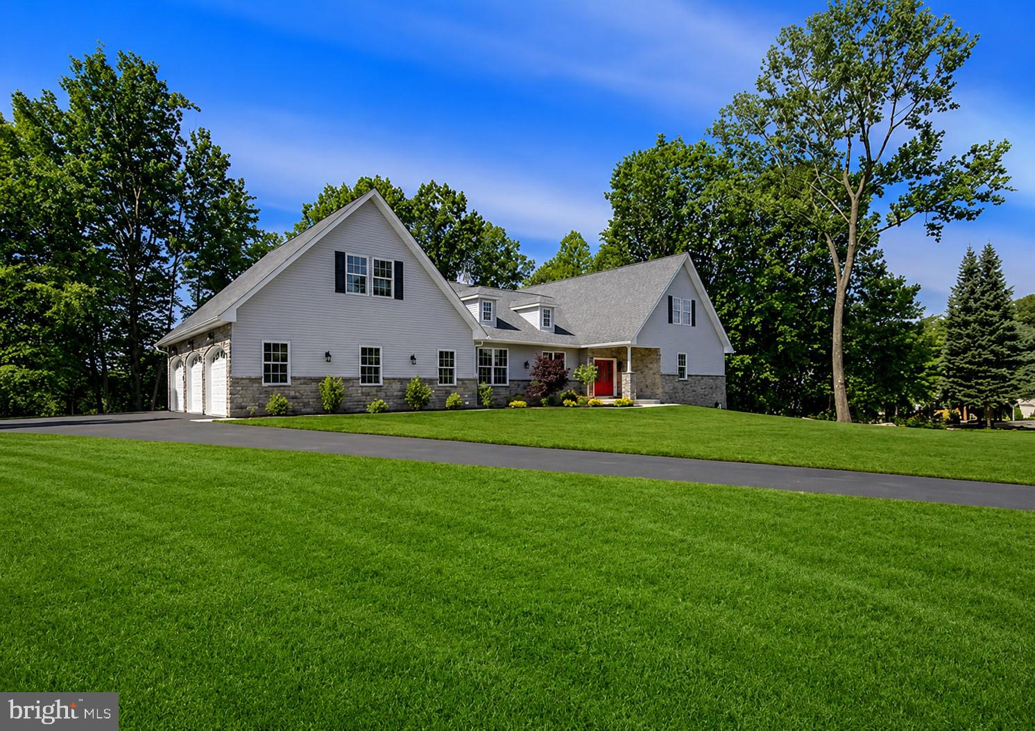 WOODLAND HILLS EST. - Residential
