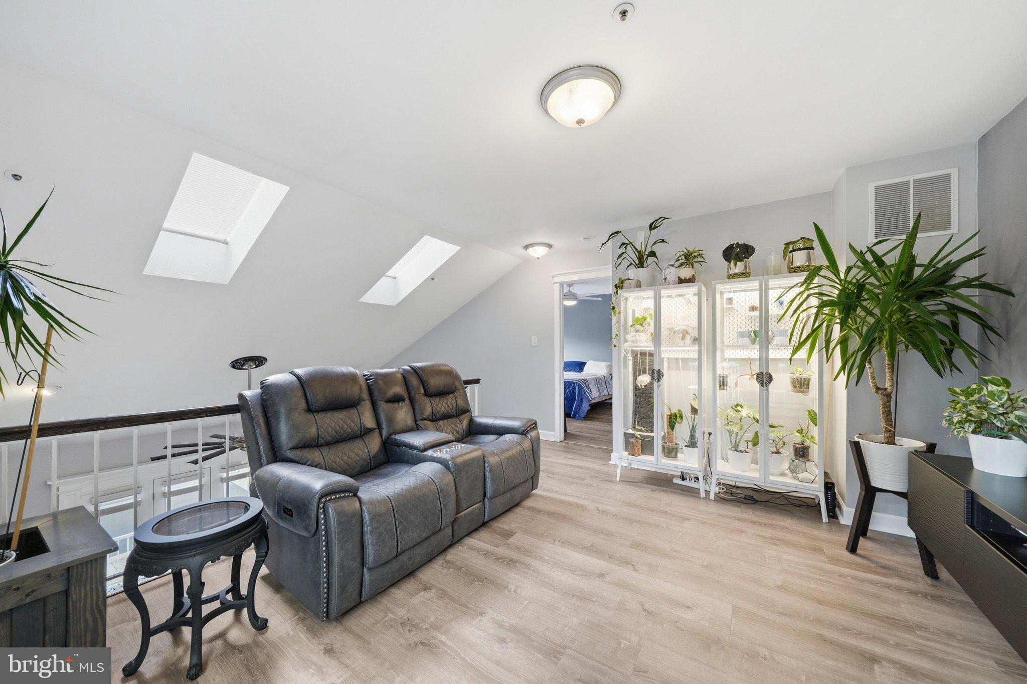 VILL AT MANCHESTER FARMS - Residential