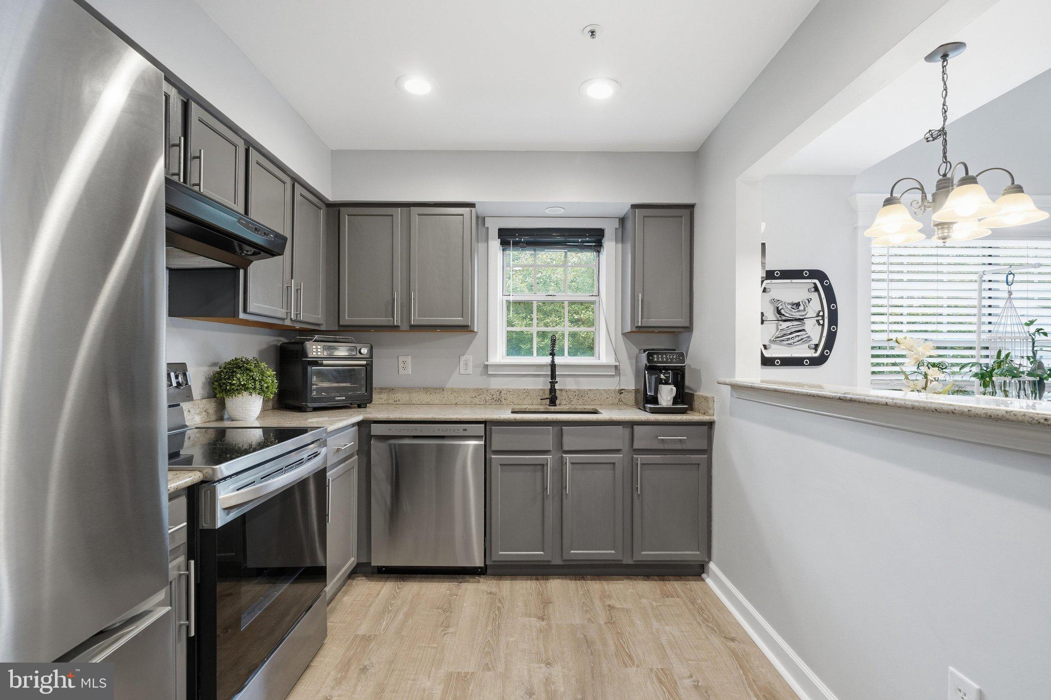 VILL AT MANCHESTER FARMS - Residential