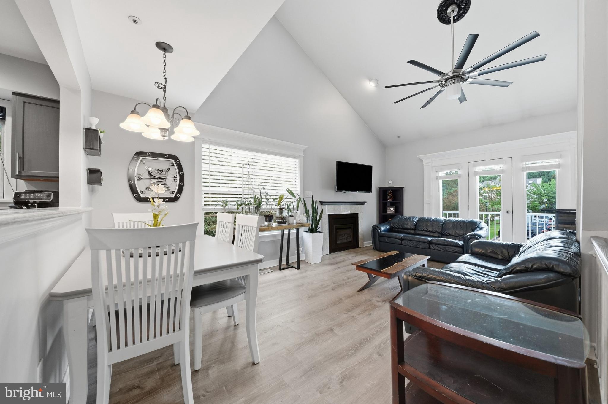 VILL AT MANCHESTER FARMS - Residential