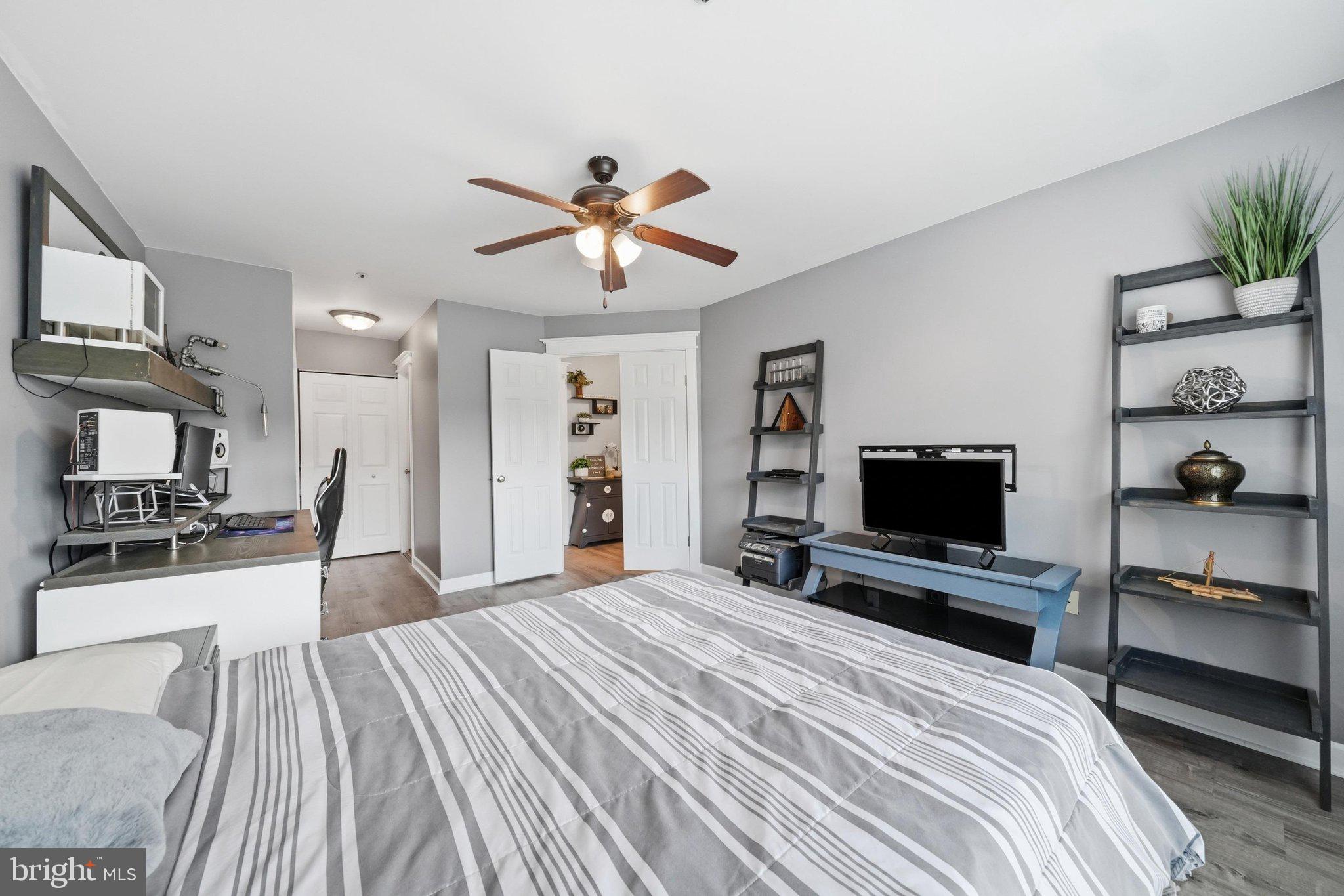 VILL AT MANCHESTER FARMS - Residential