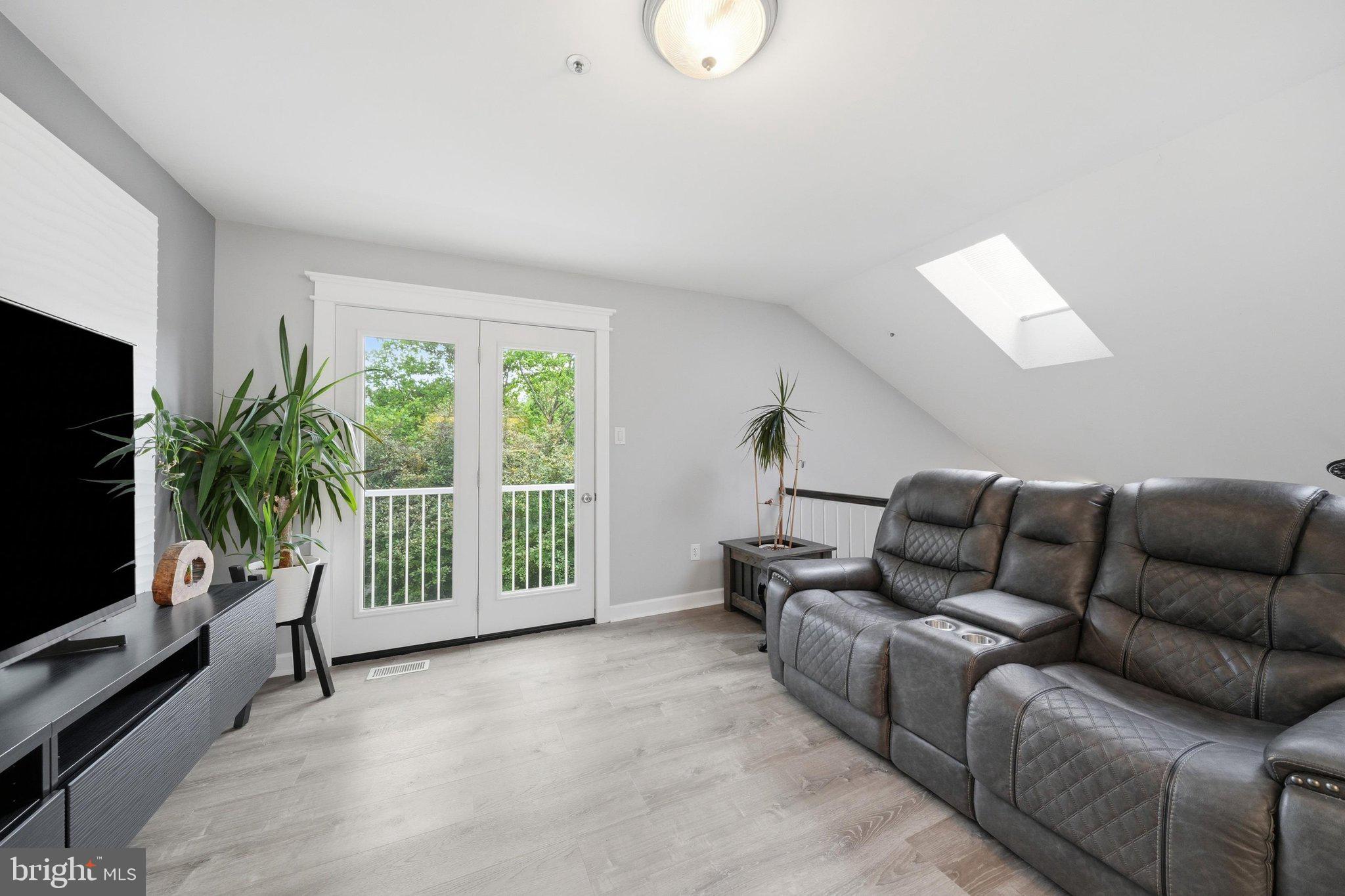 VILL AT MANCHESTER FARMS - Residential