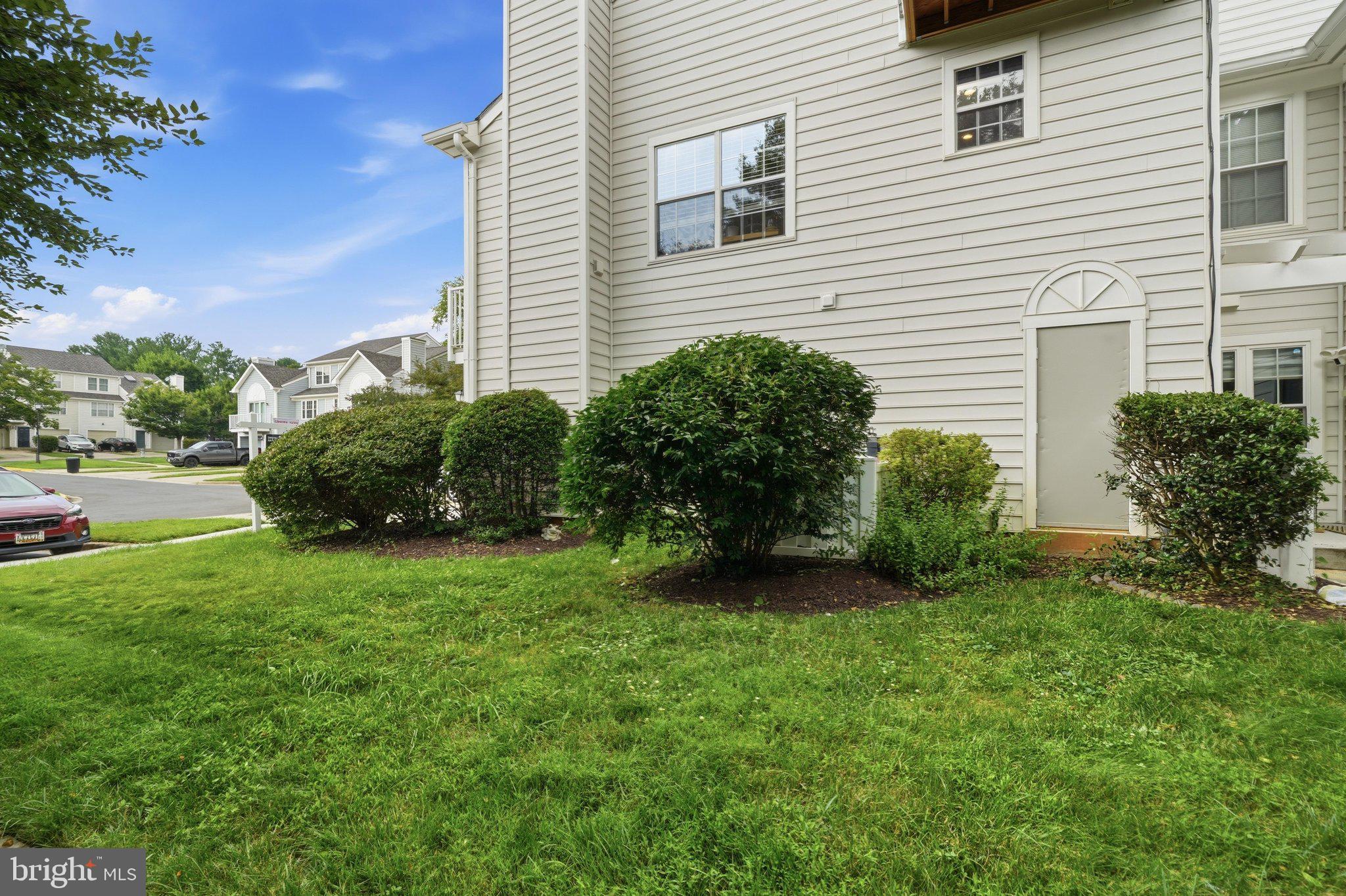 VILL AT MANCHESTER FARMS - Residential