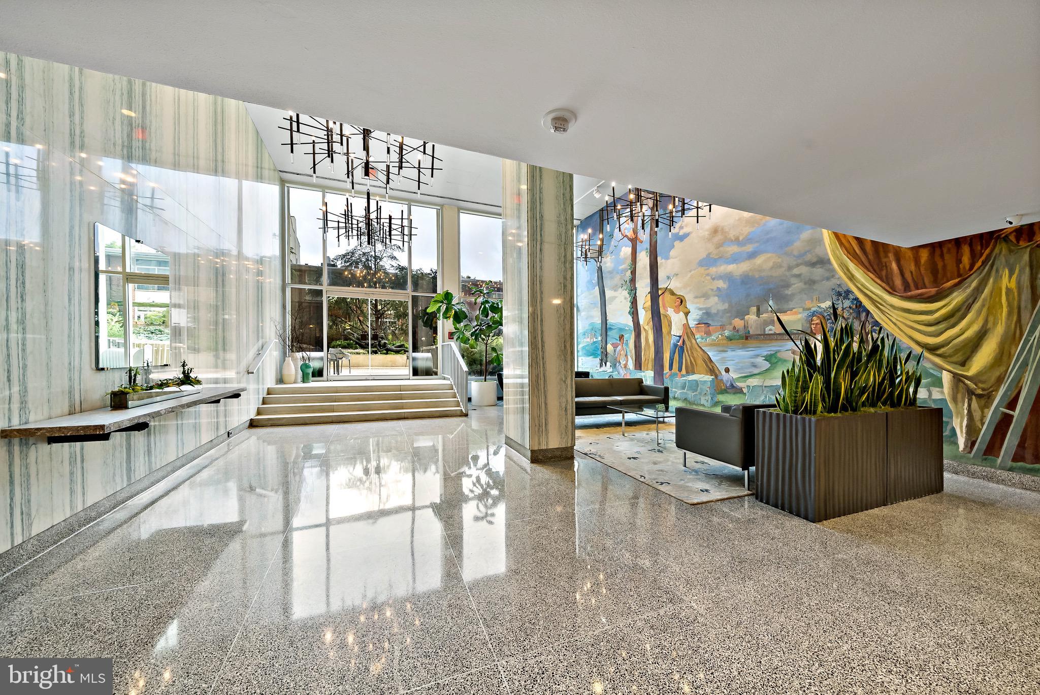WASHINGTON SQ - Residential