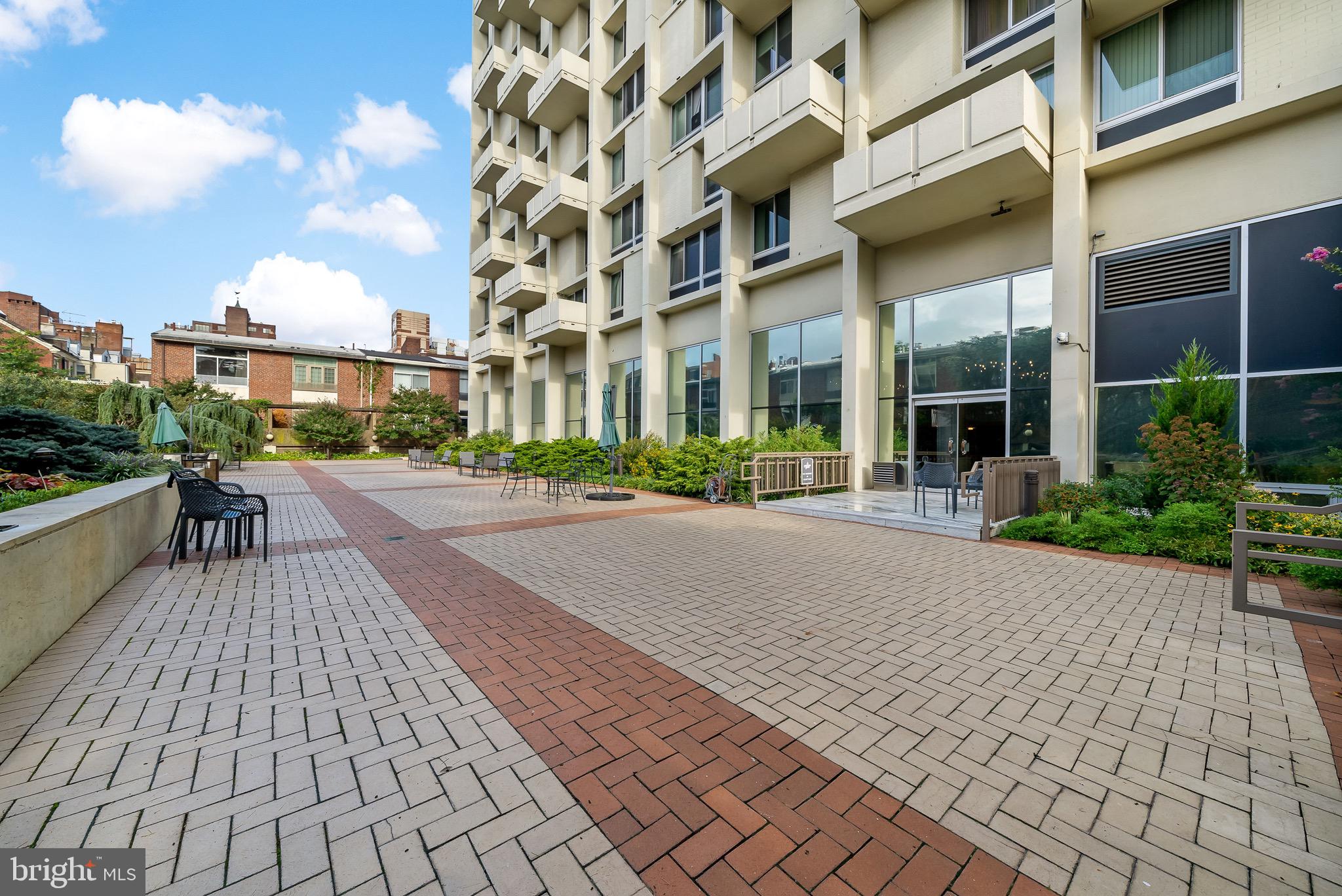 WASHINGTON SQ - Residential