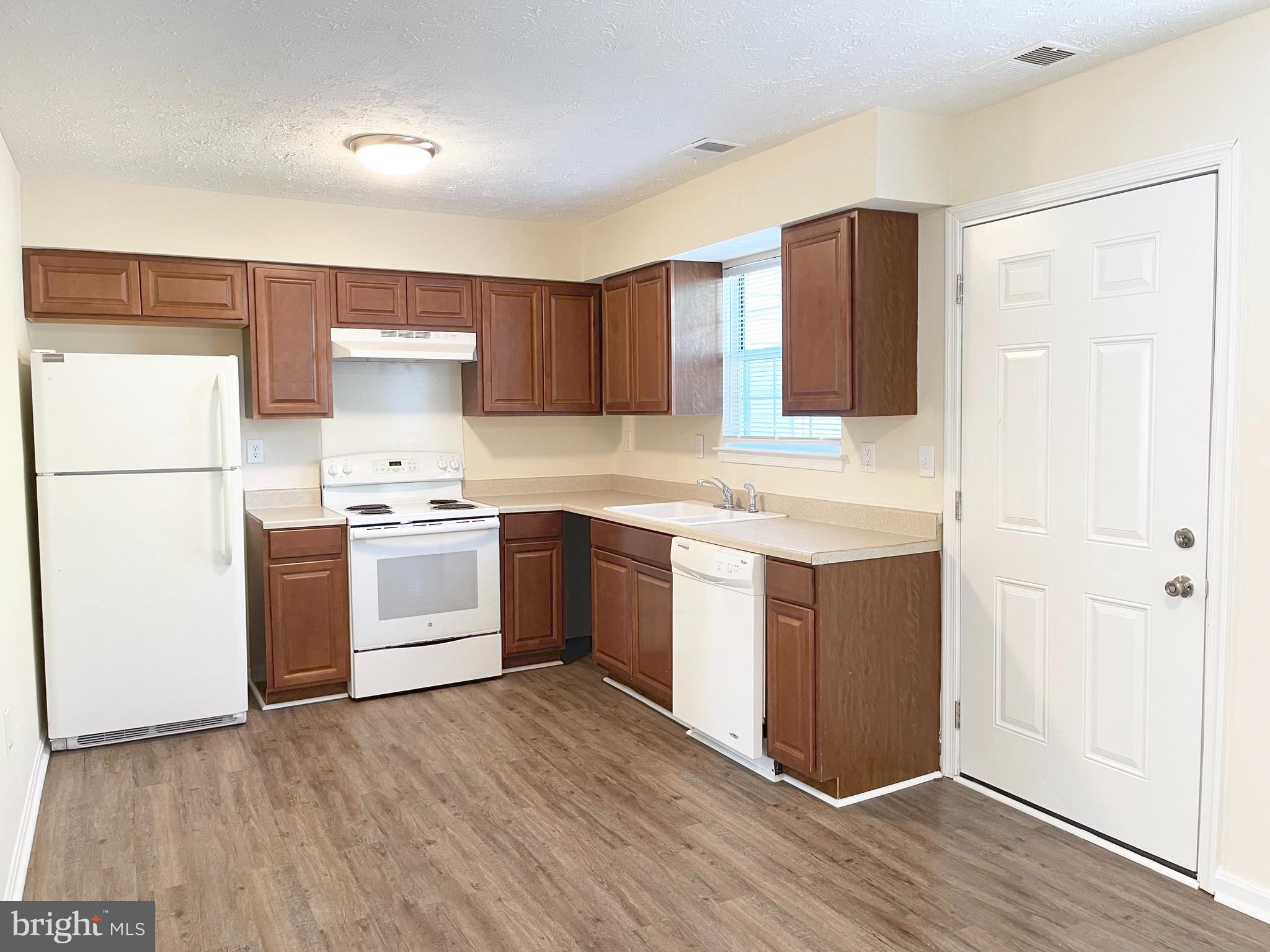 THE TOWNES AT WESTBURY - Residential