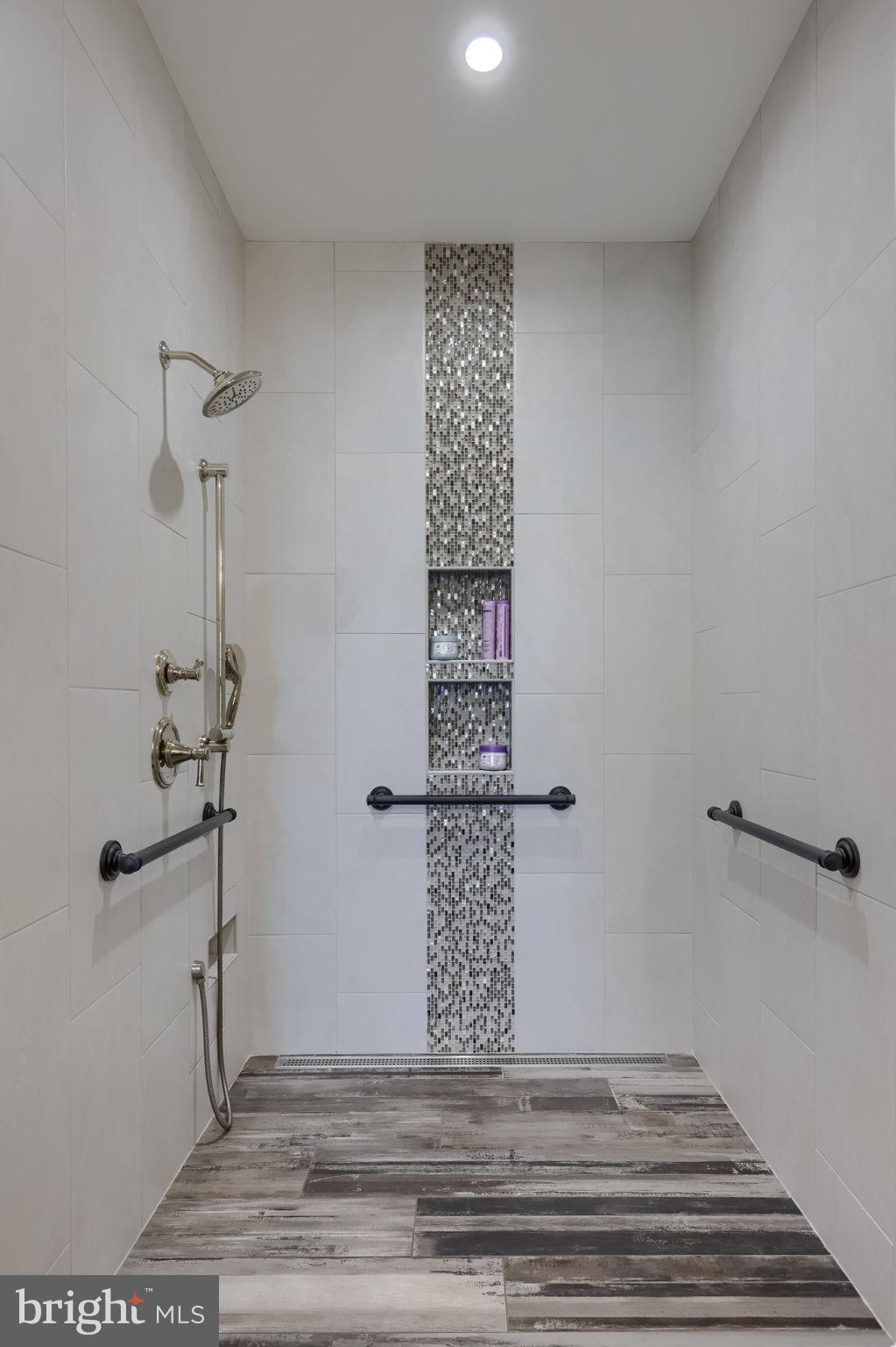 TRADITIONS OF AMERICA AT LITITZ - Residential