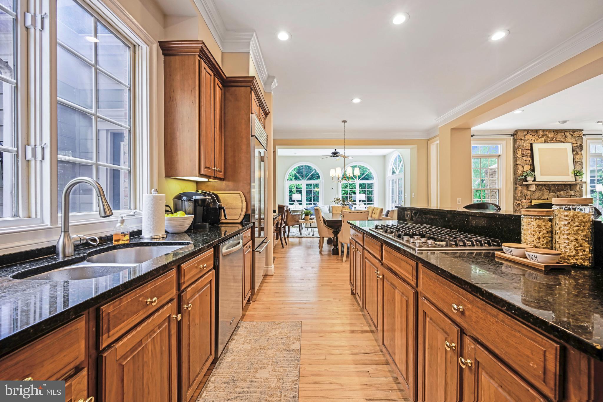 CHEVY CHASE COMMONS - Residential