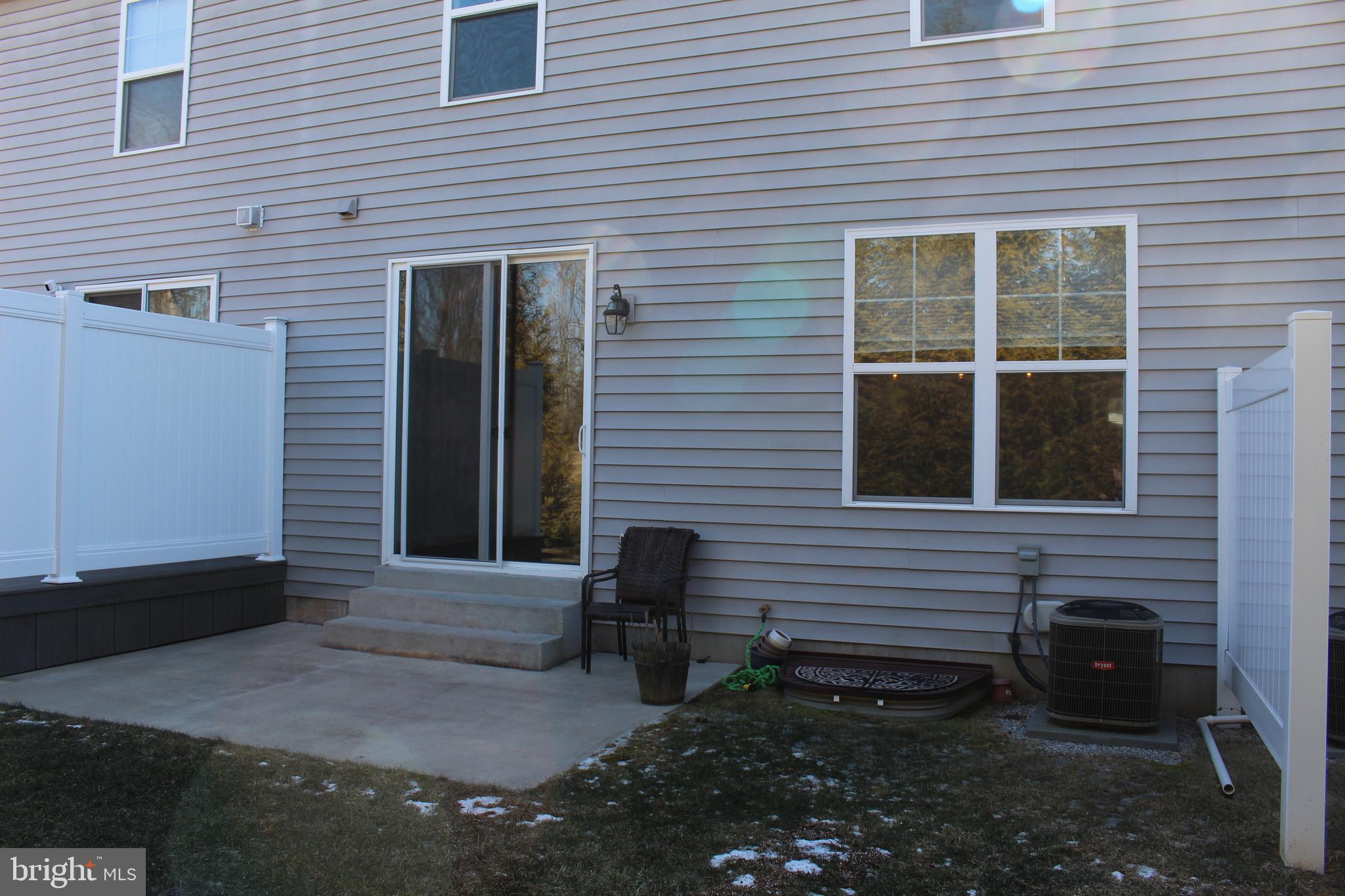 SPRING ROCK - Residential Lease