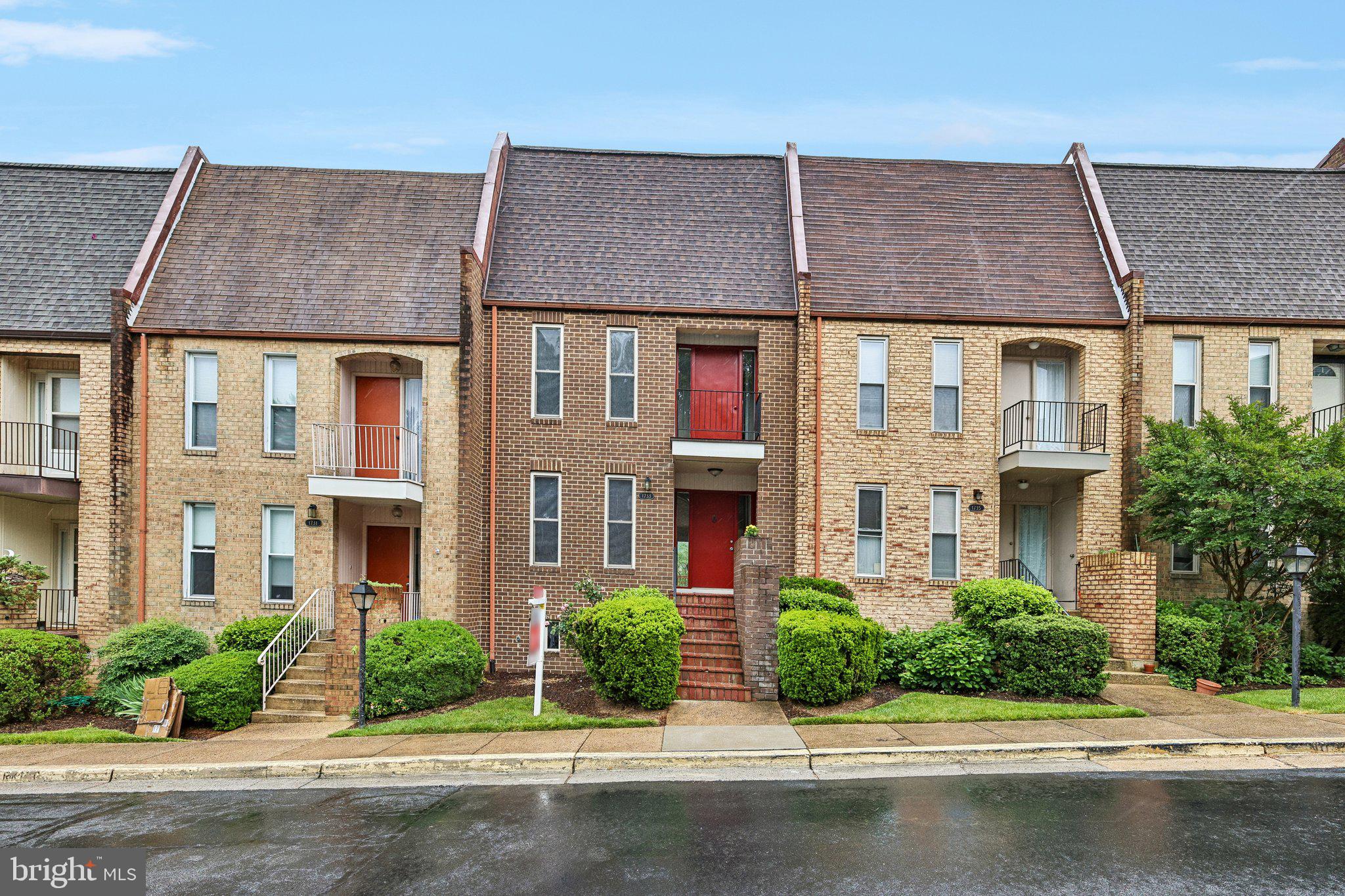 TYSONS COURT - Residential