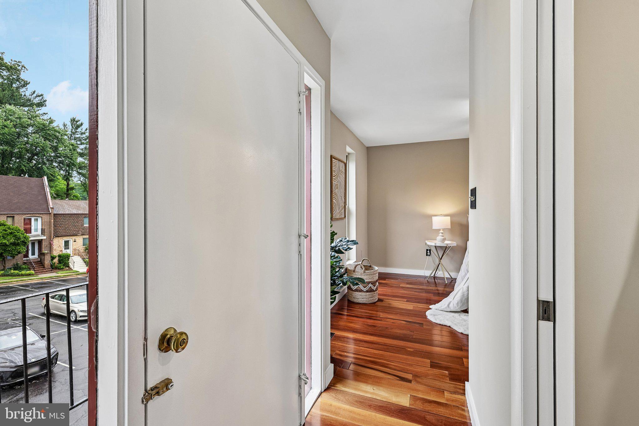 TYSONS COURT - Residential