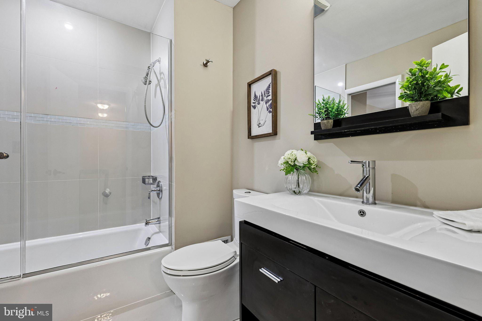 TYSONS COURT - Residential
