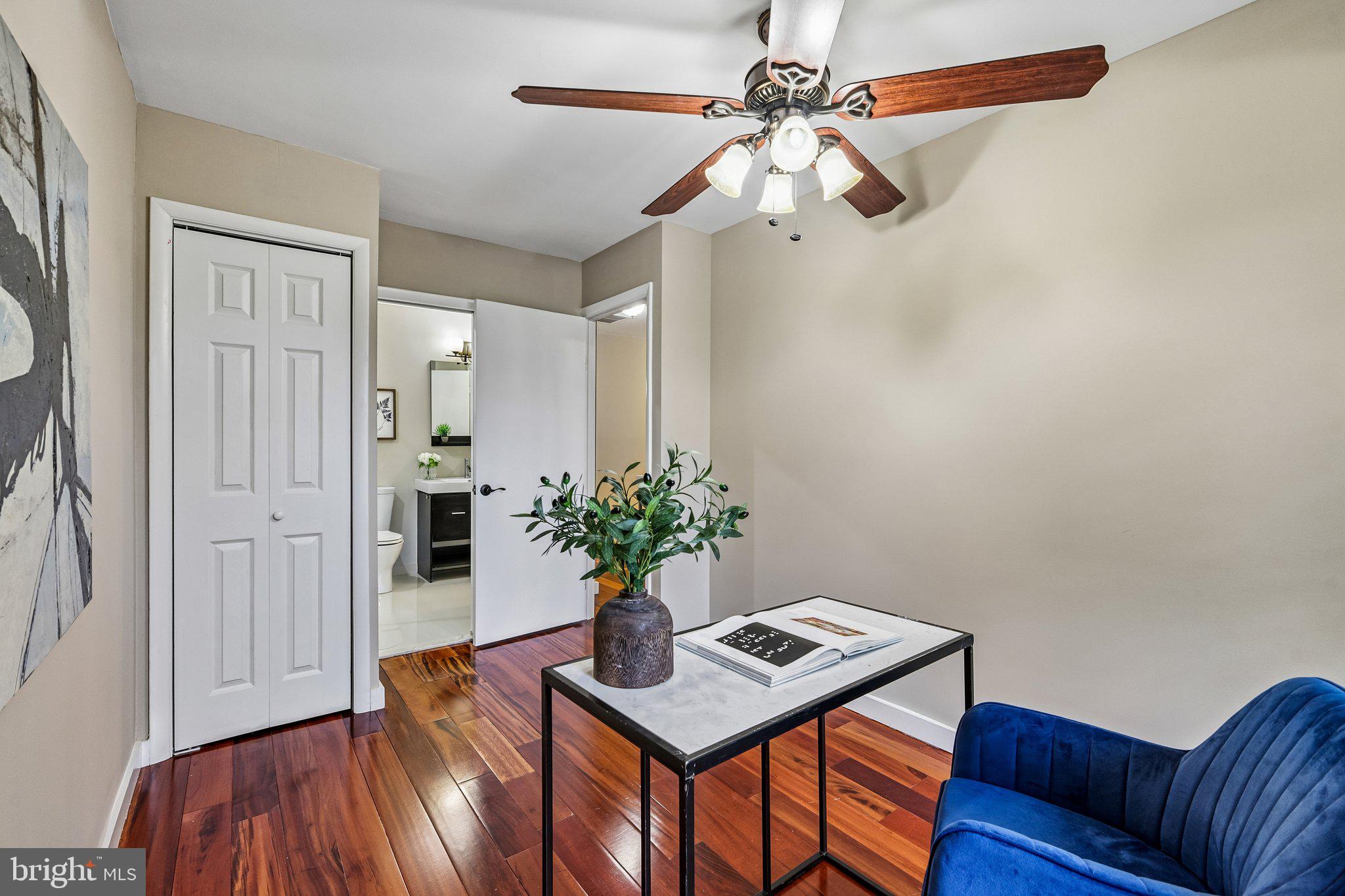 TYSONS COURT - Residential