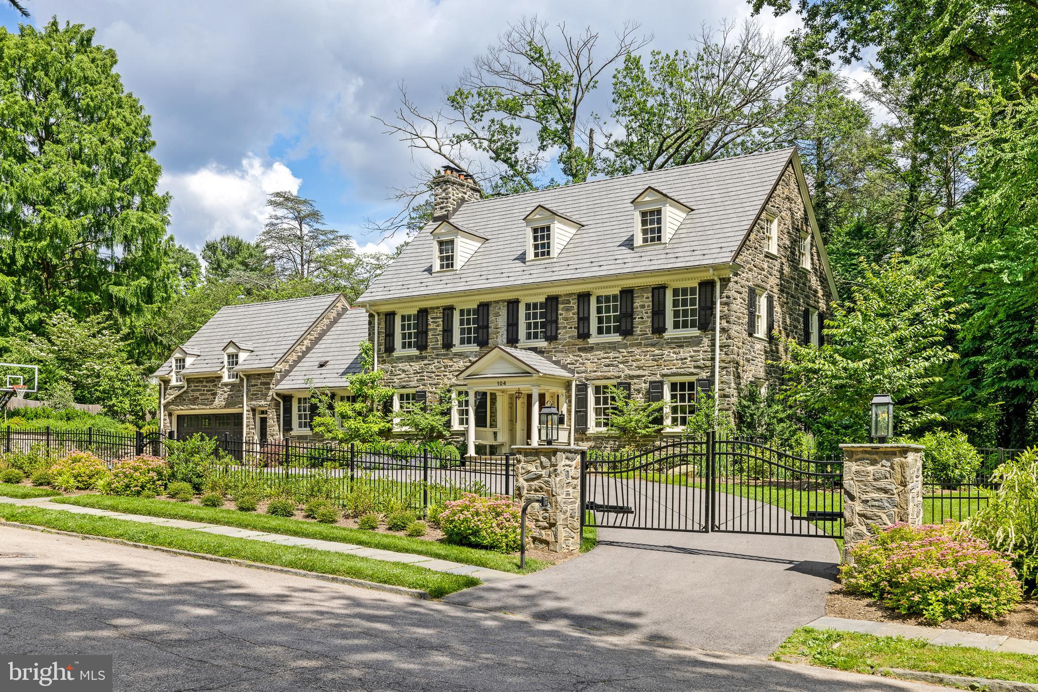 CHESTNUT HILL - Residential