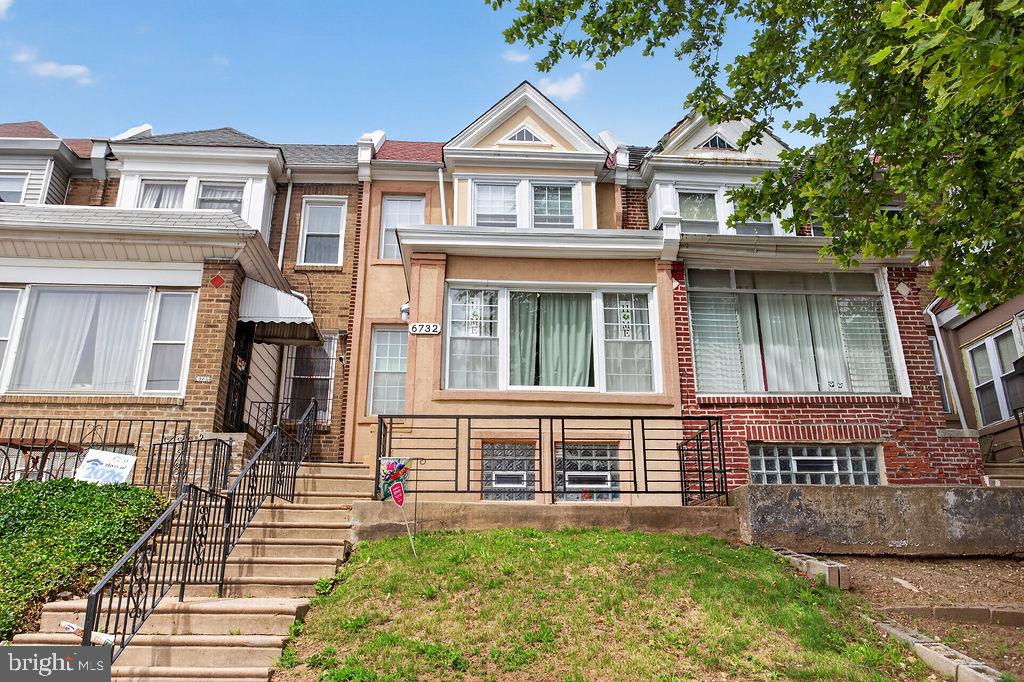 WEST OAK LANE - Residential