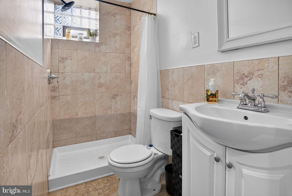WEST OAK LANE - Residential