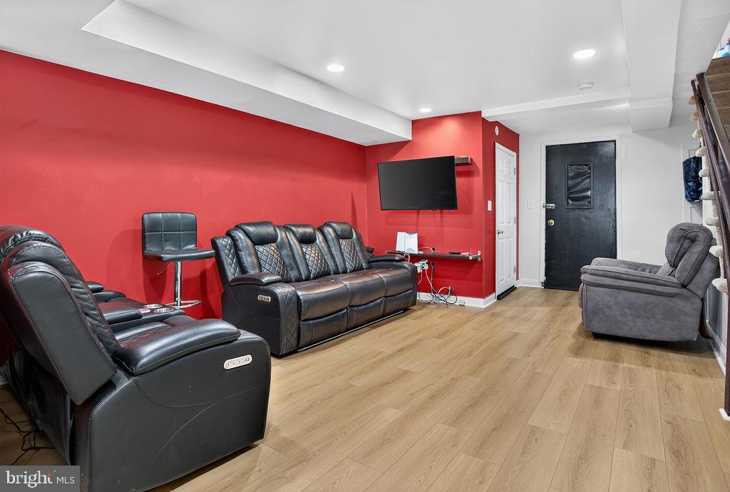 WEST OAK LANE - Residential