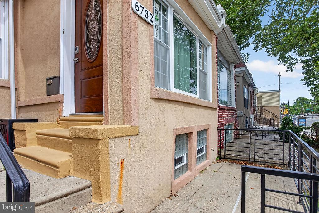 WEST OAK LANE - Residential