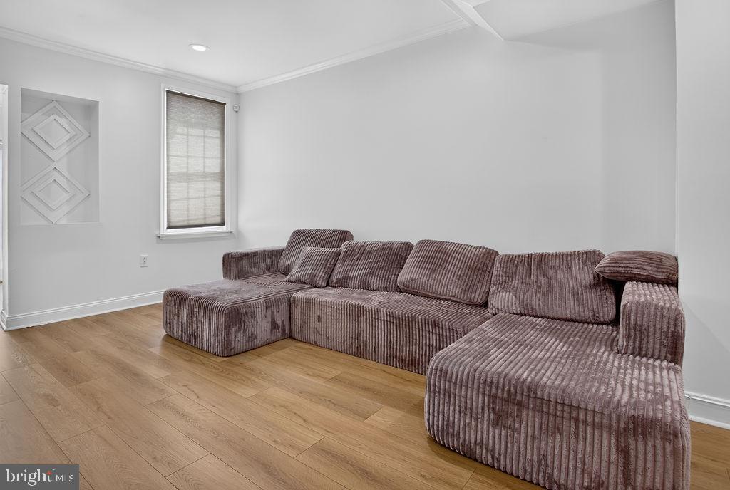 WEST OAK LANE - Residential