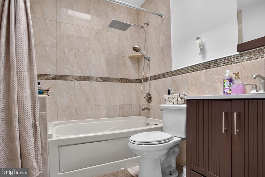 WEST OAK LANE - Residential