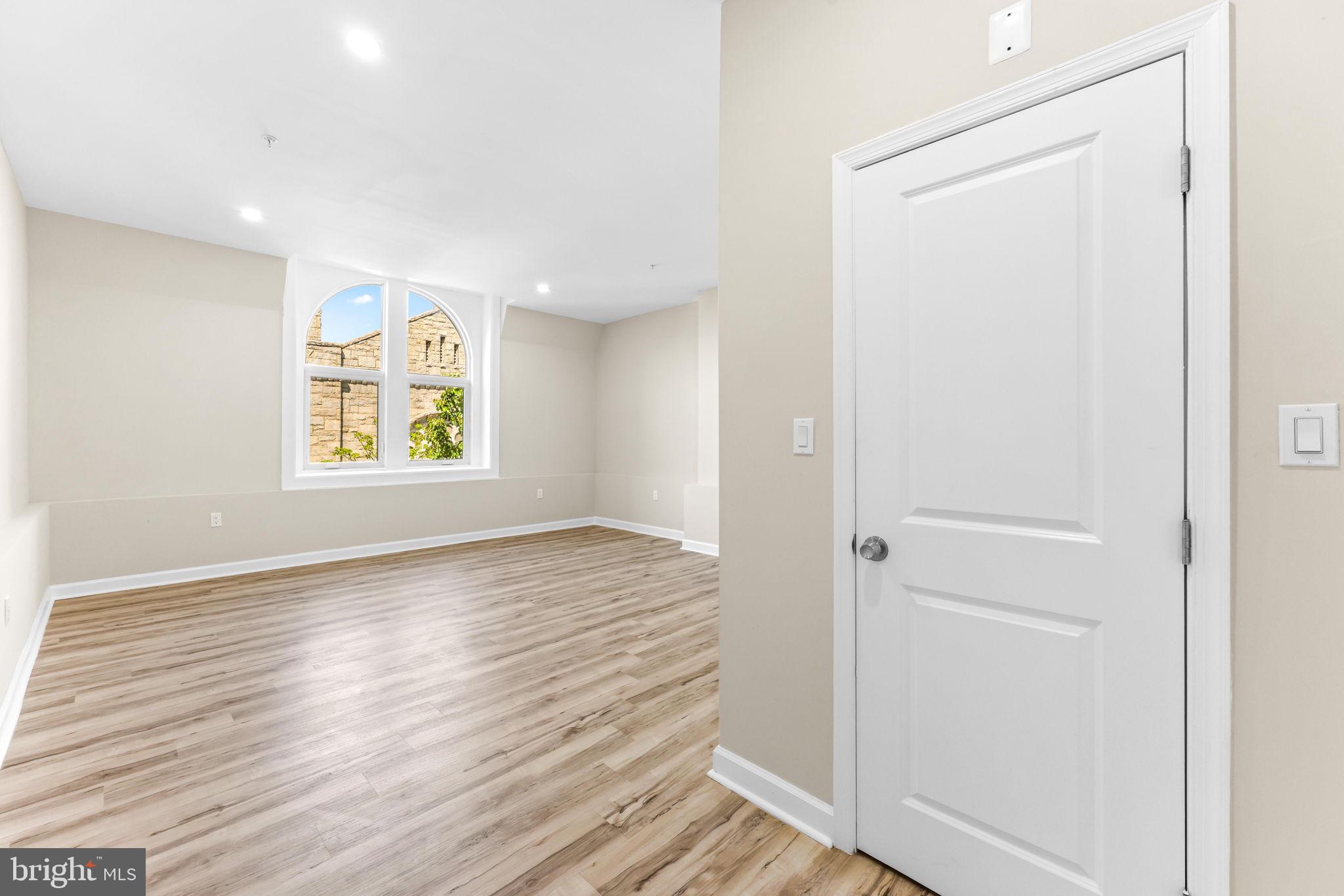 BARCLAY - Residential