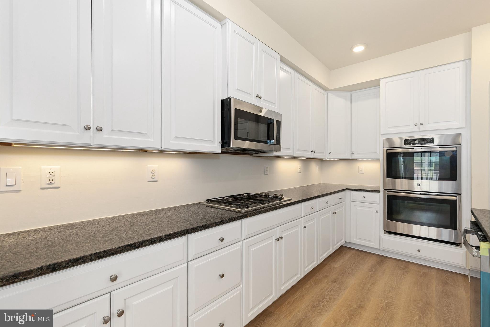 PINEY ORCHARD - Residential