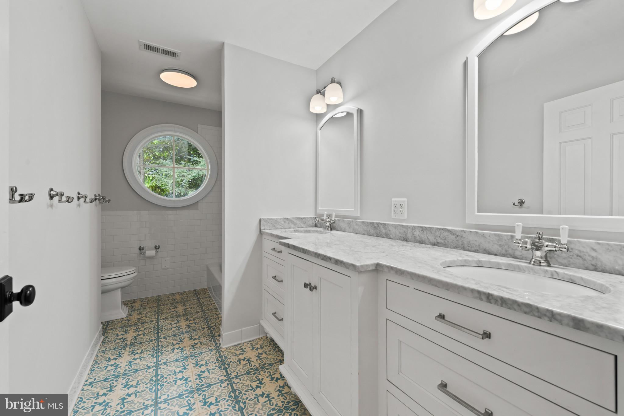 RUXTON - Residential