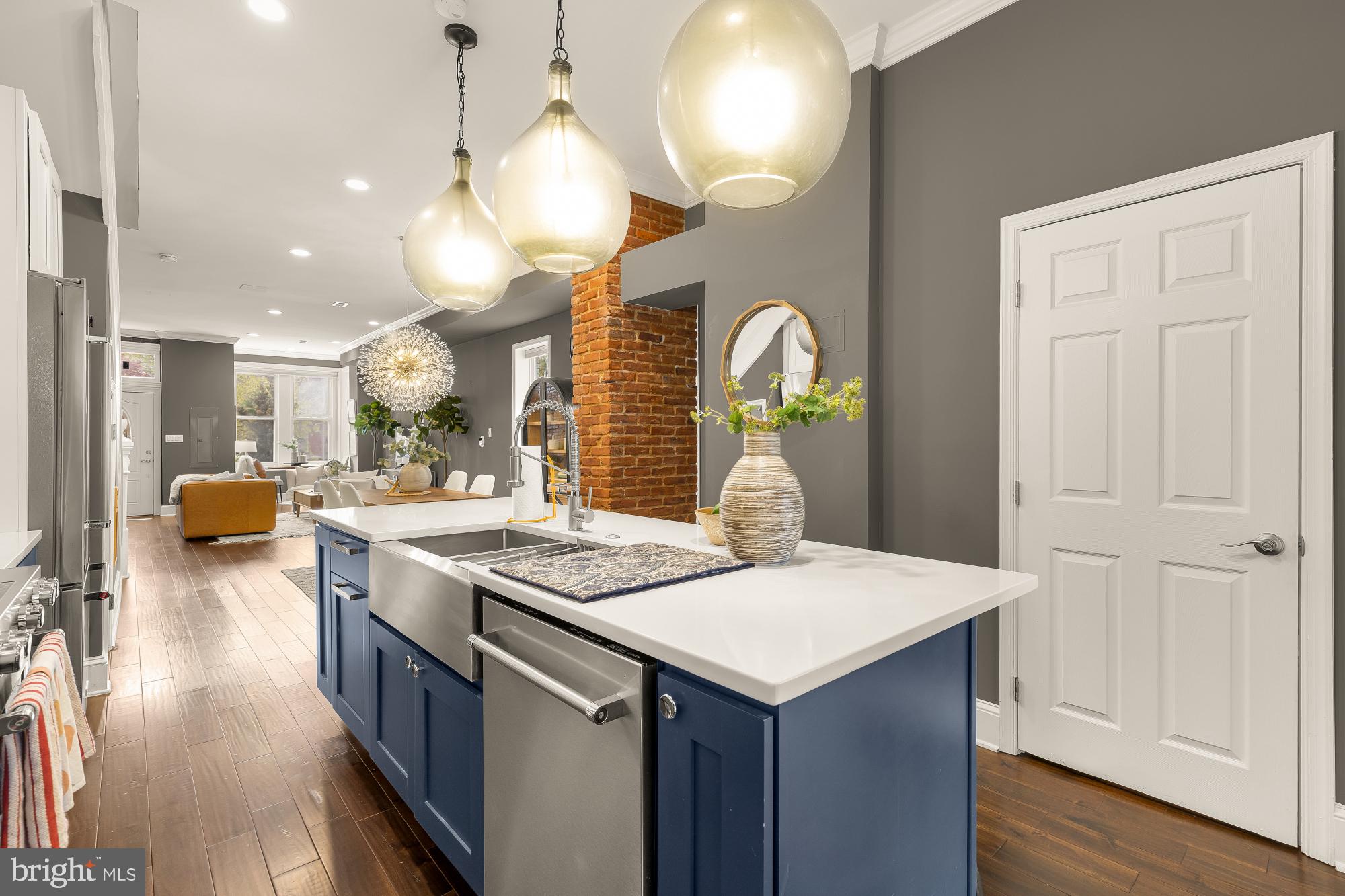 CAPITOL HILL - Residential
