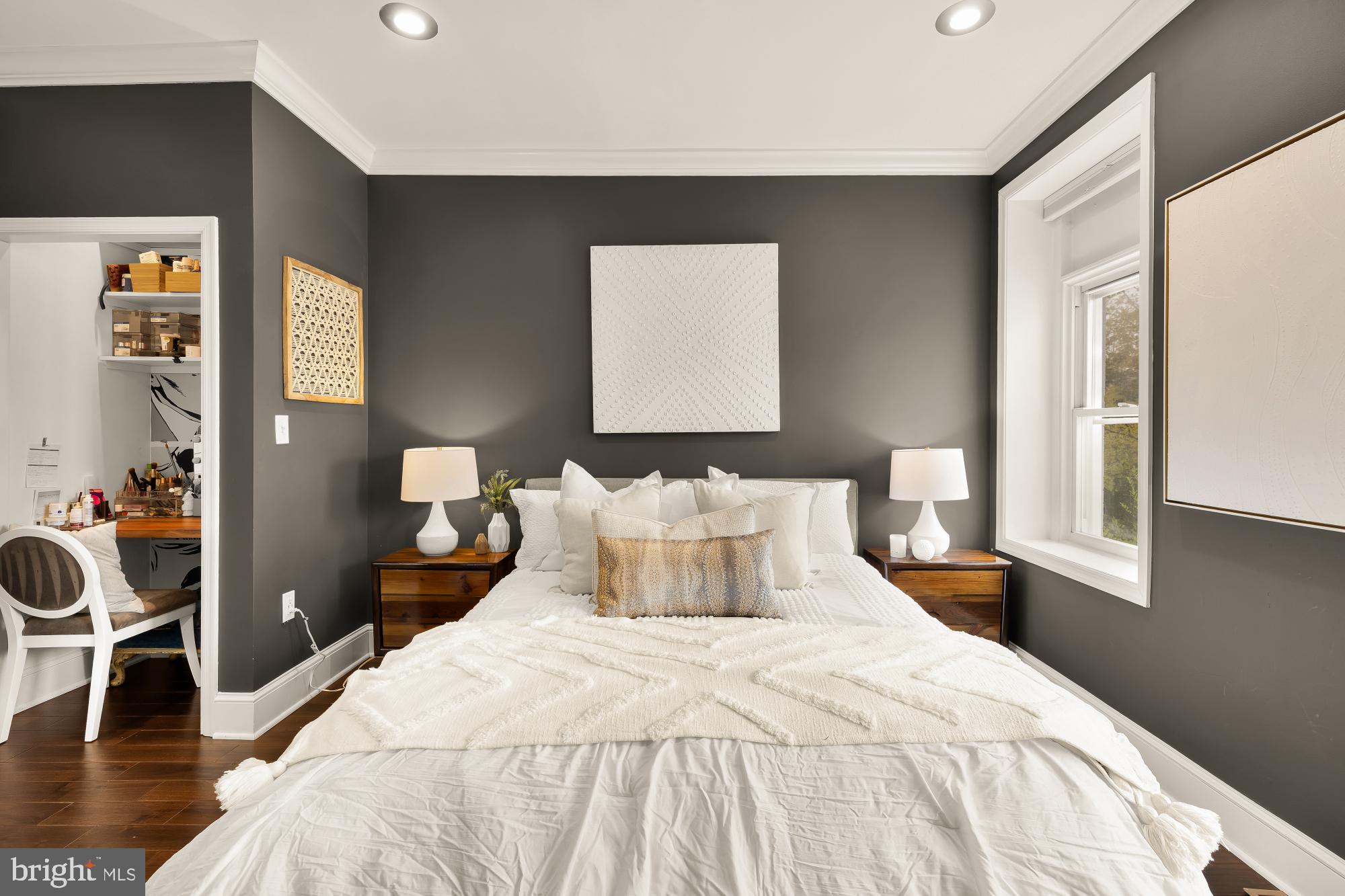 CAPITOL HILL - Residential