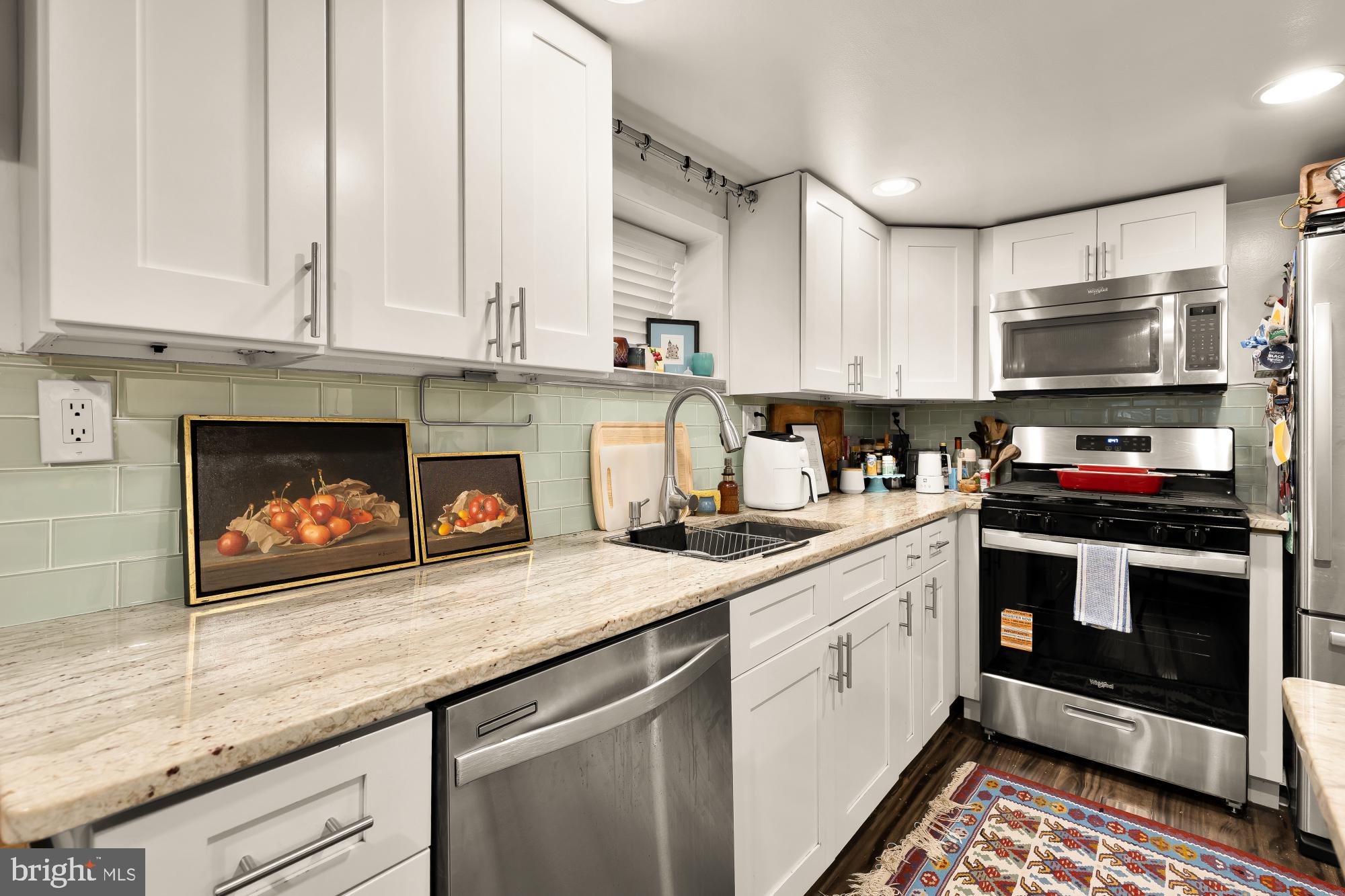 CAPITOL HILL - Residential