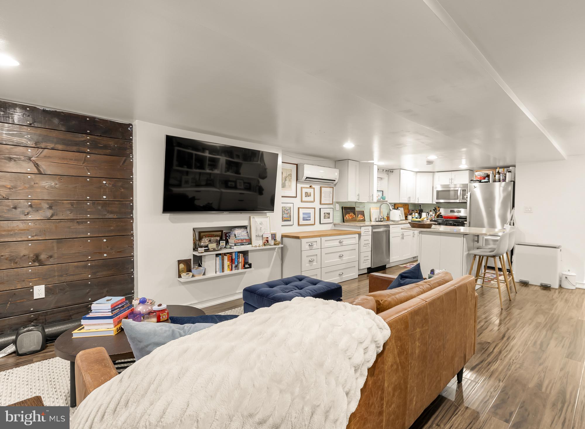 CAPITOL HILL - Residential