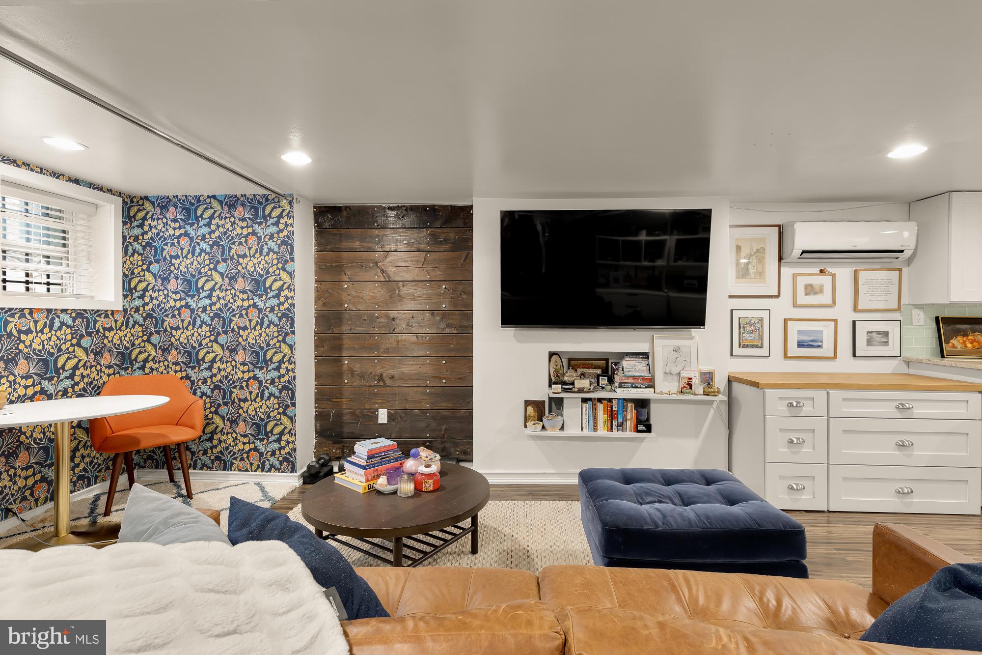 CAPITOL HILL - Residential
