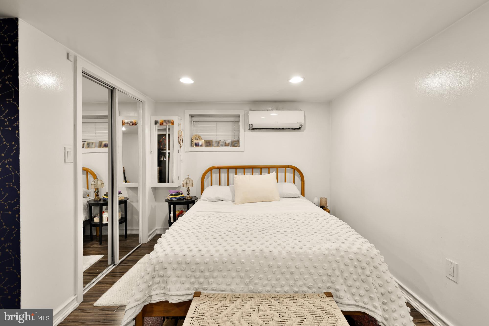 CAPITOL HILL - Residential