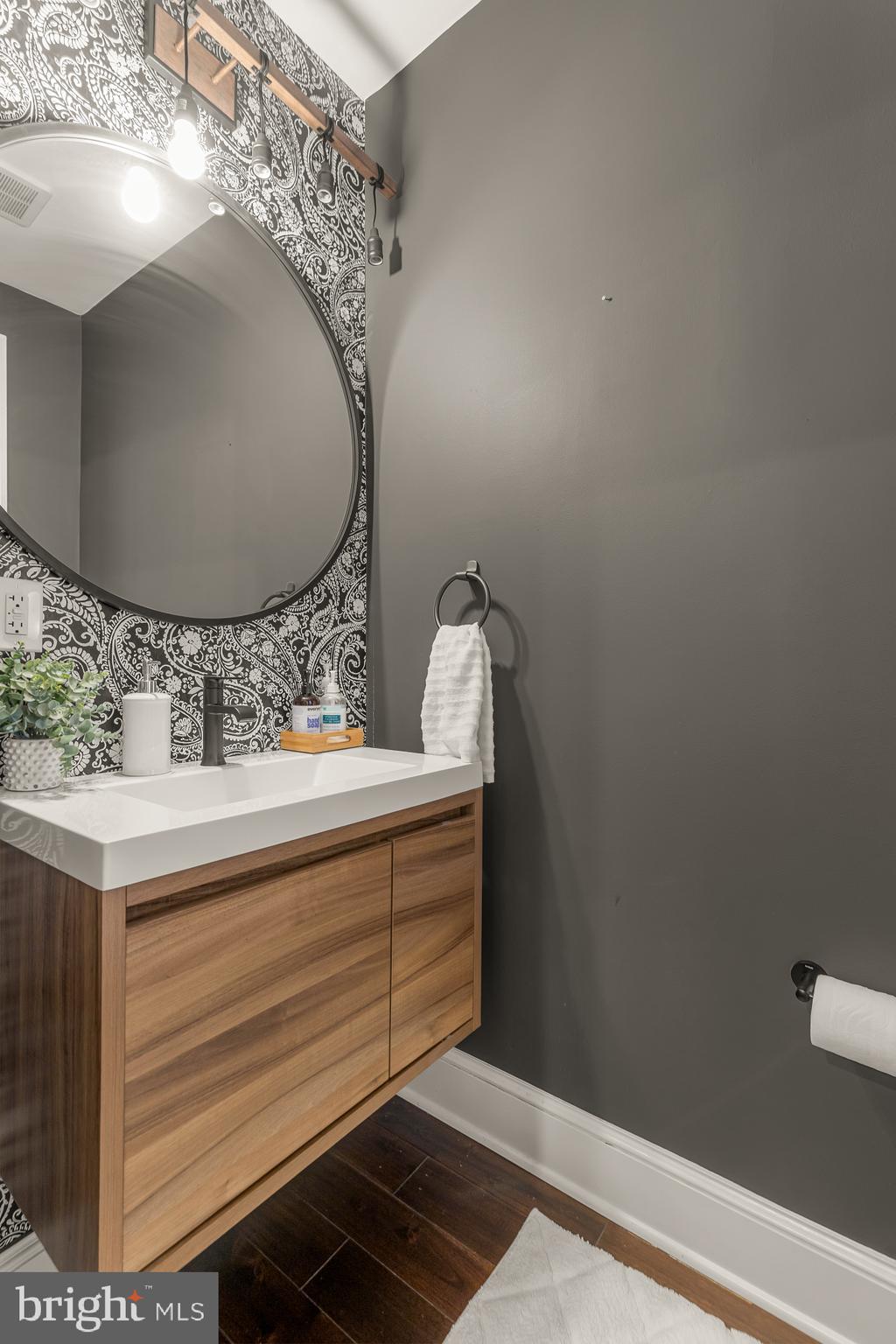 CAPITOL HILL - Residential