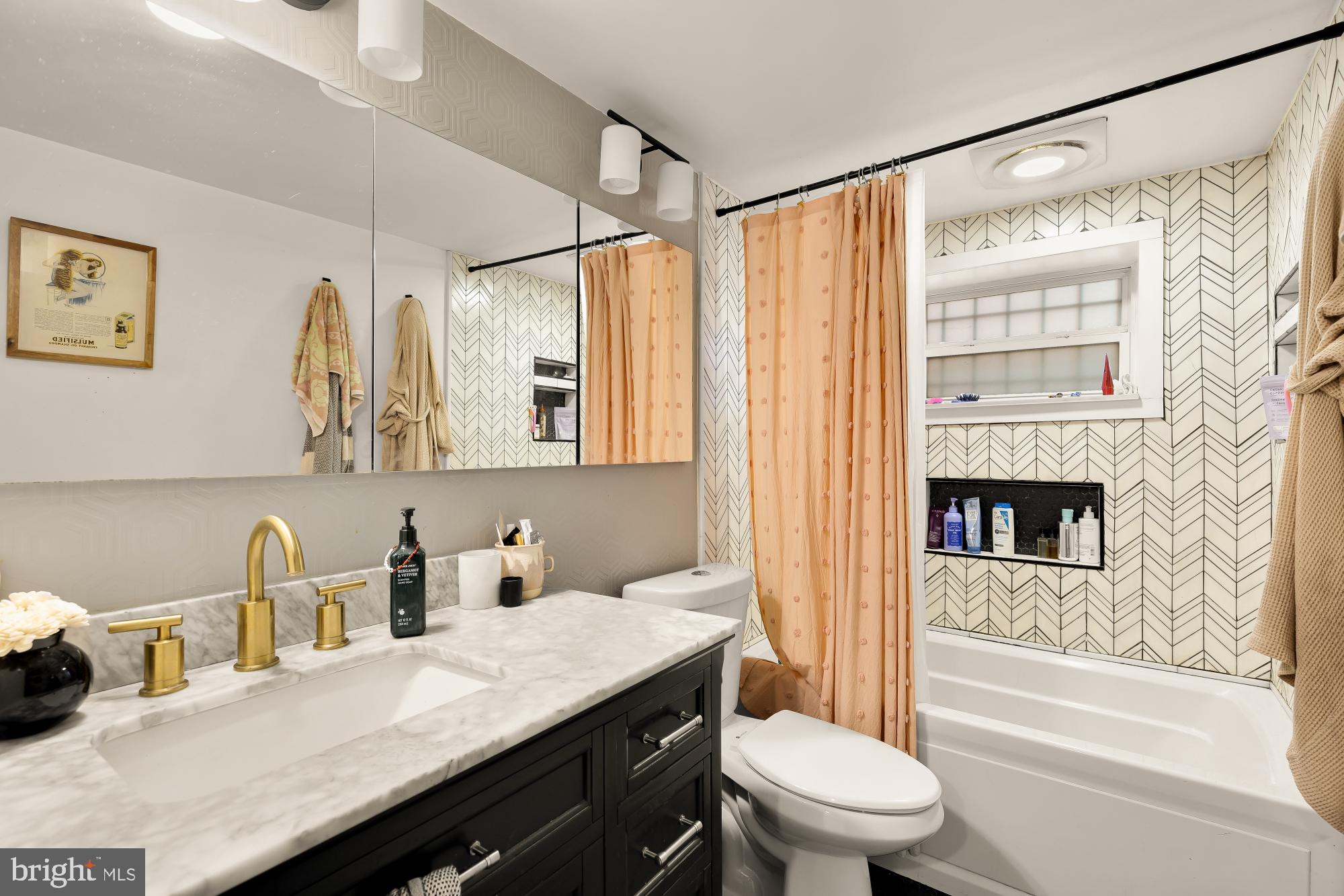 CAPITOL HILL - Residential