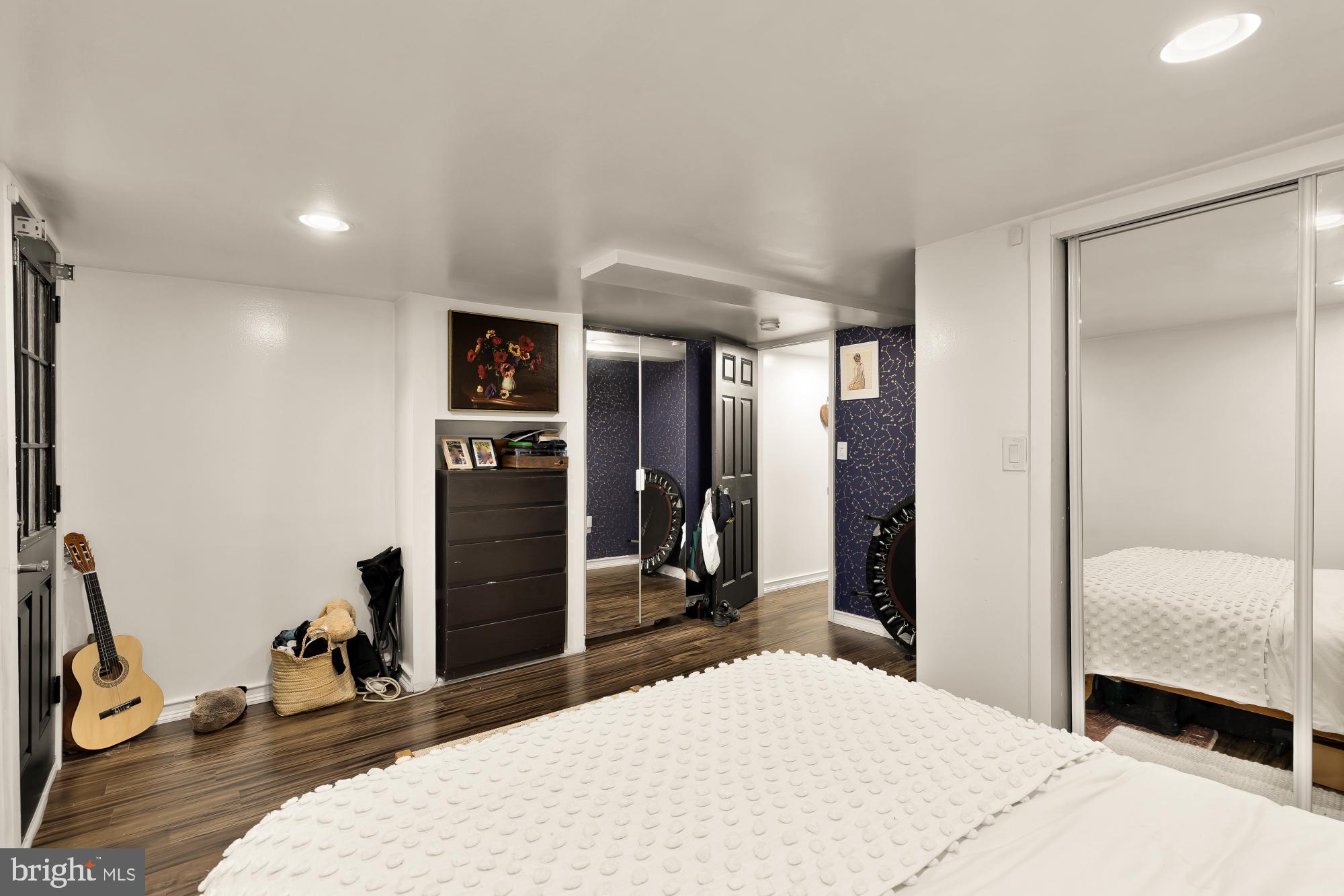 CAPITOL HILL - Residential