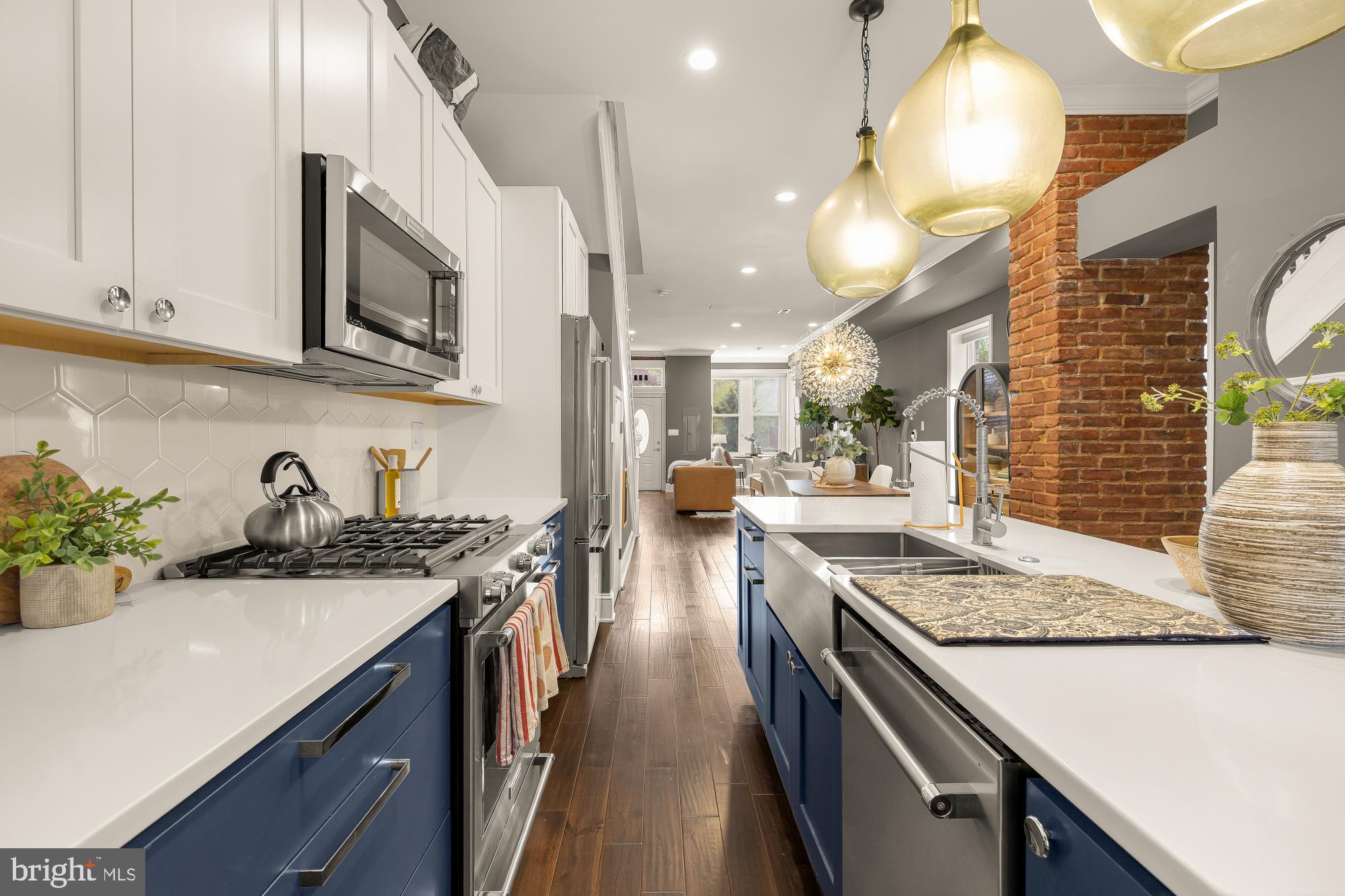 CAPITOL HILL - Residential
