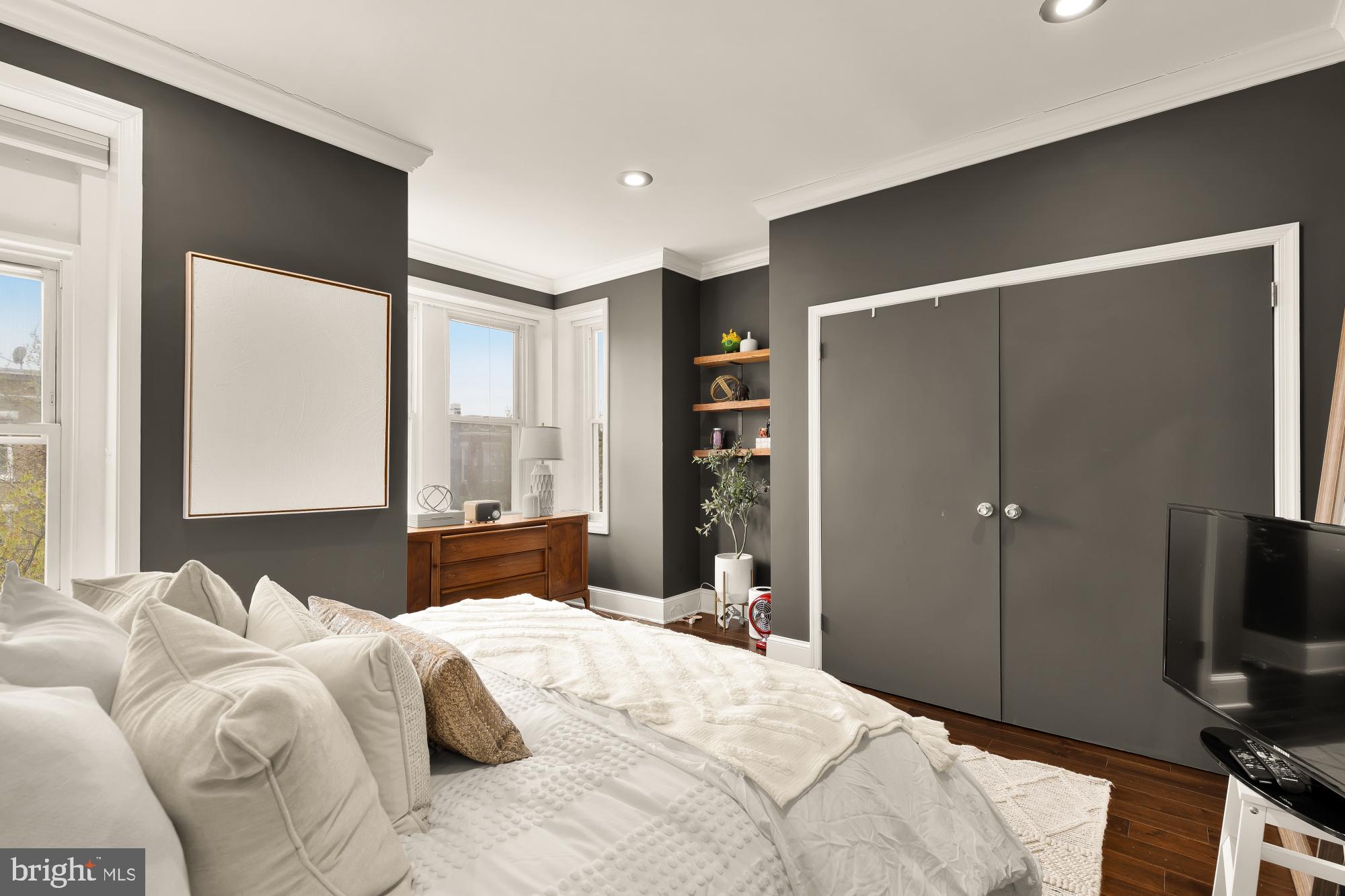 CAPITOL HILL - Residential
