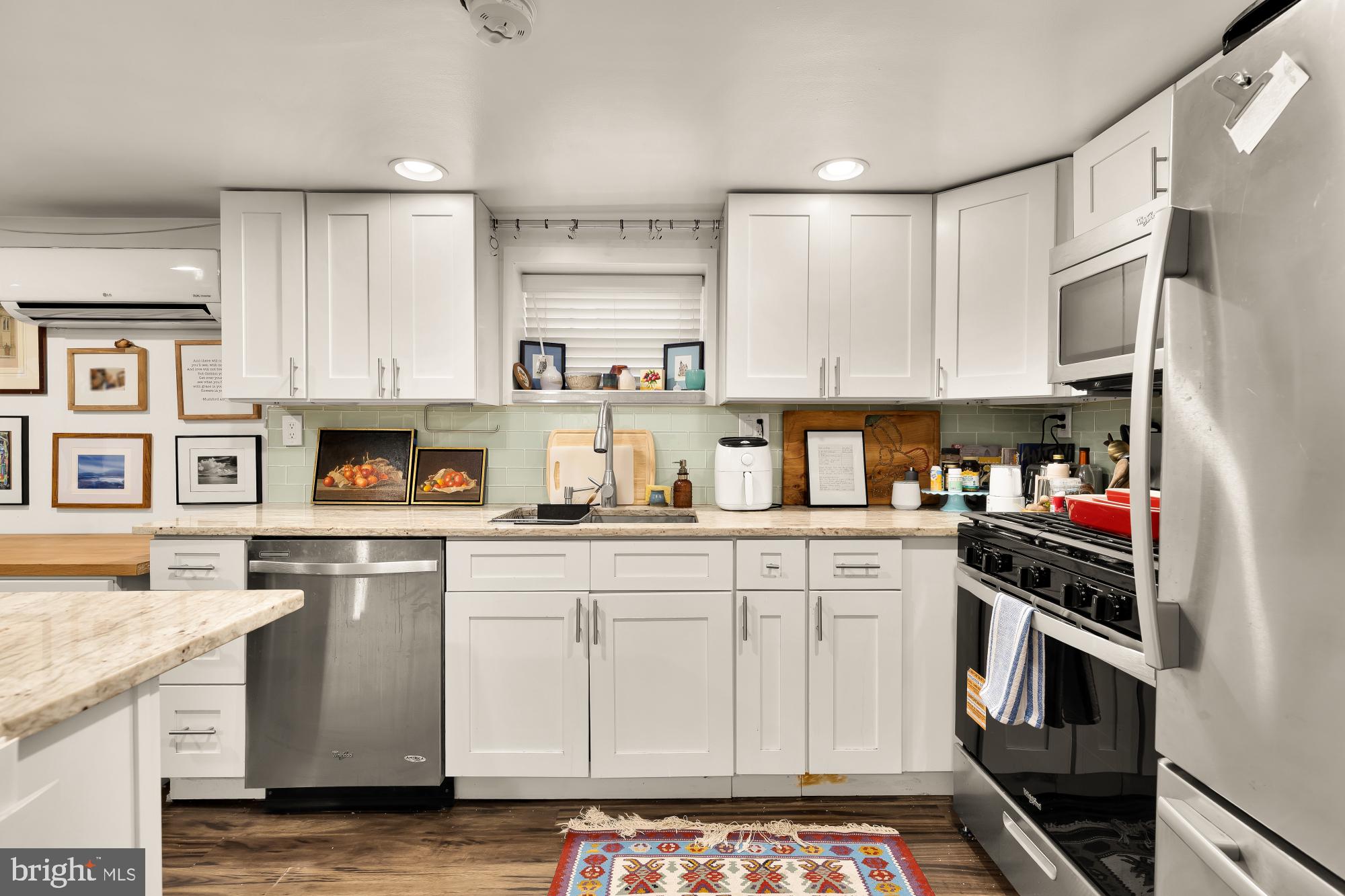 CAPITOL HILL - Residential