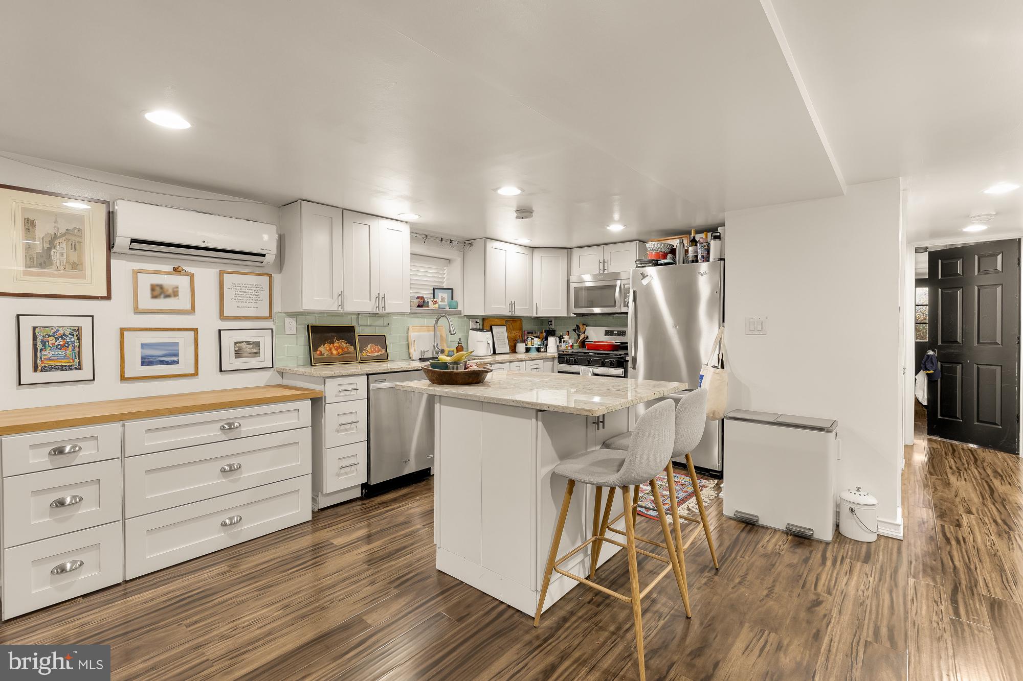 CAPITOL HILL - Residential
