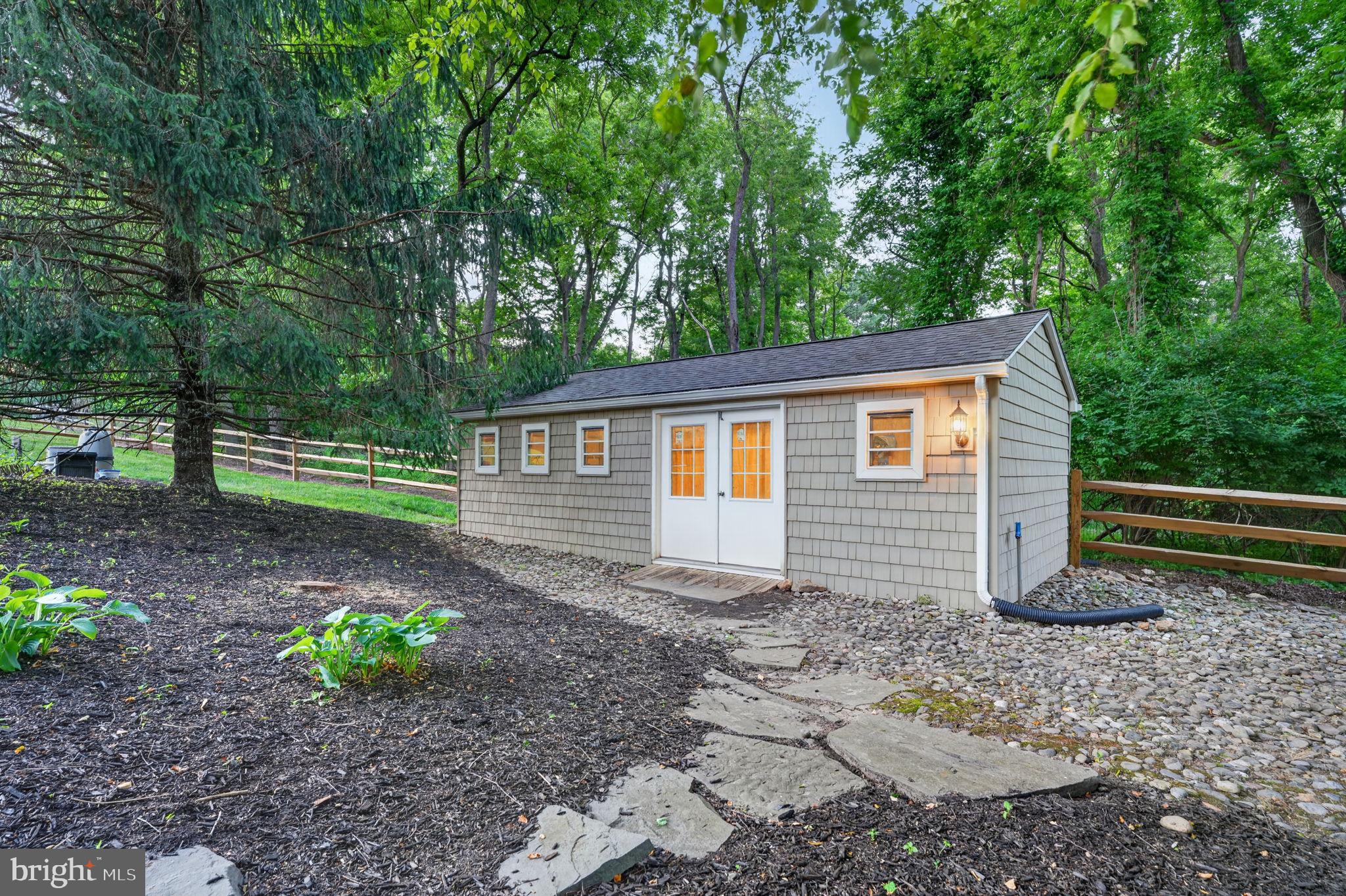 WALNUT GLEN - Residential