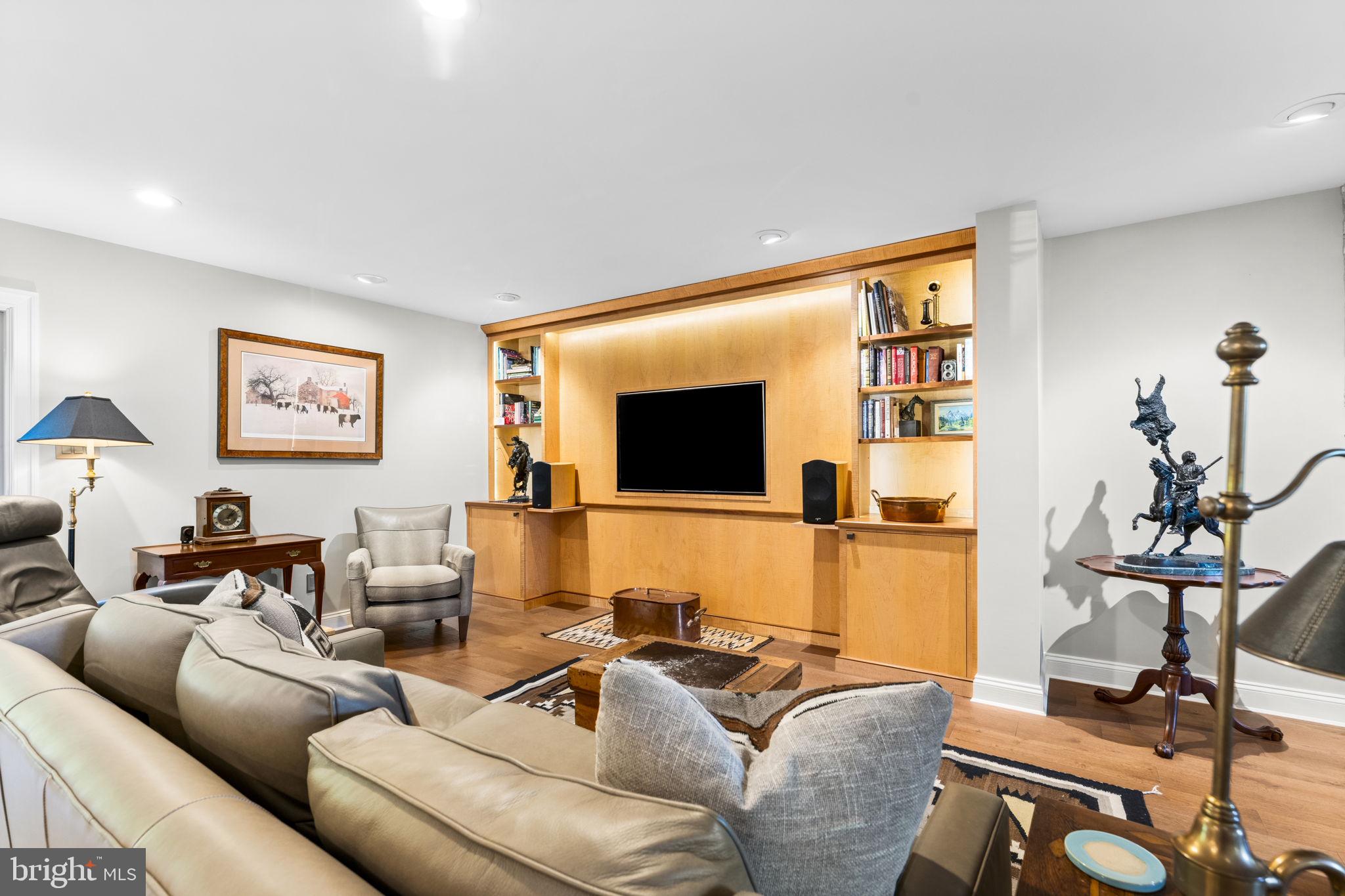 WALNUT GLEN - Residential