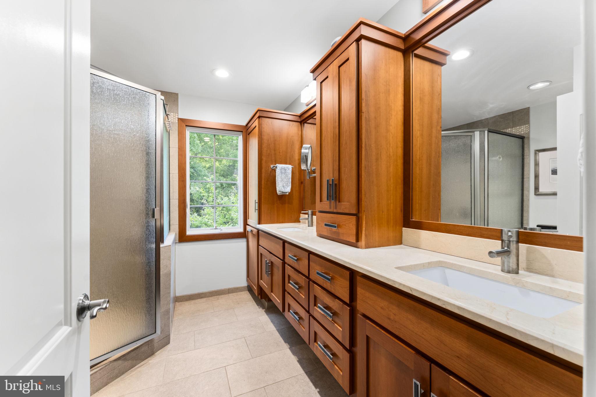 WALNUT GLEN - Residential