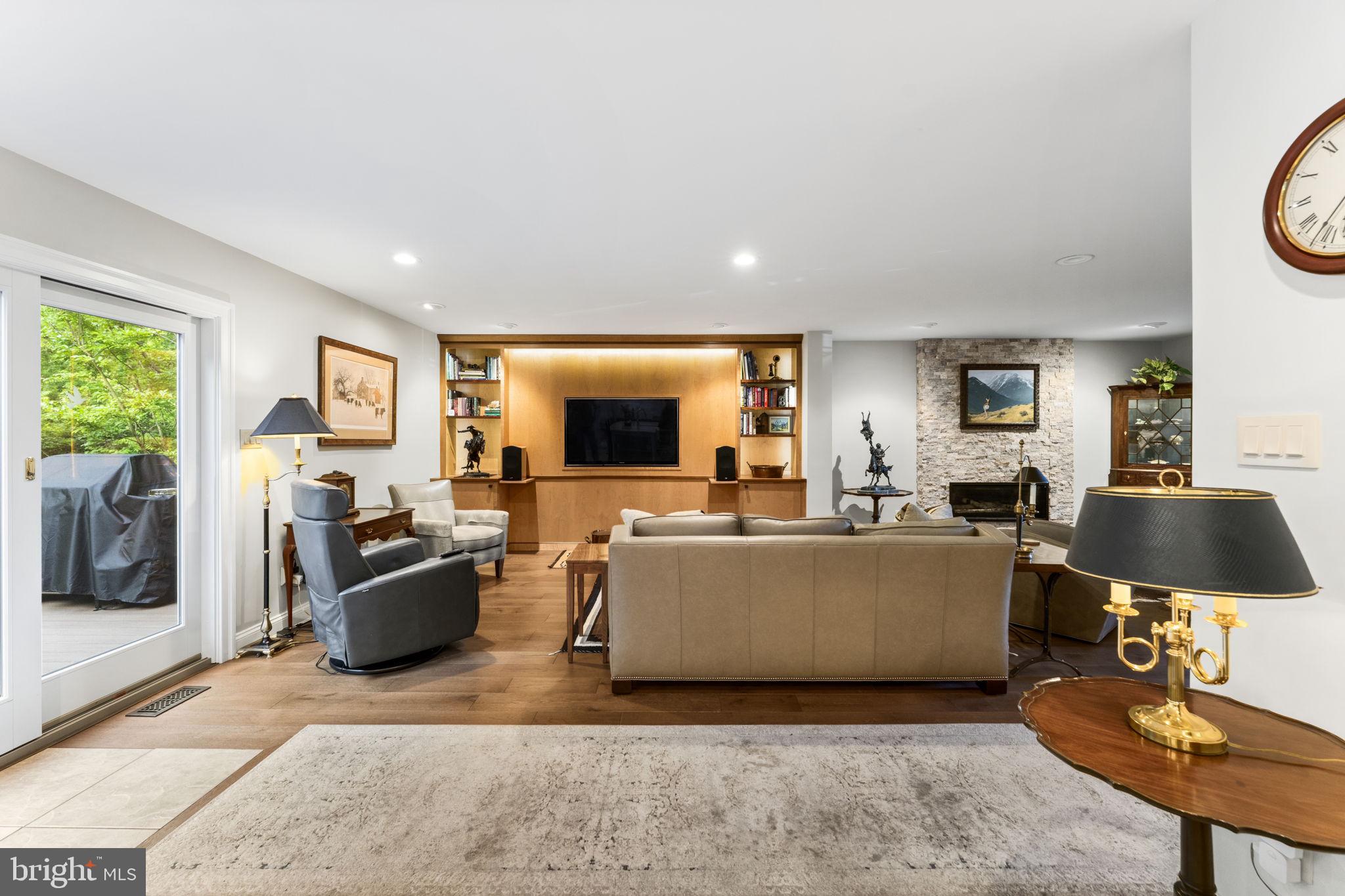 WALNUT GLEN - Residential