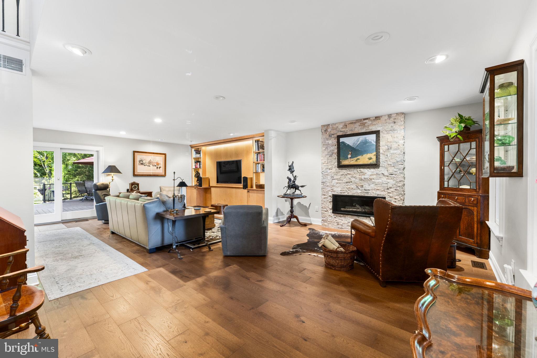 WALNUT GLEN - Residential