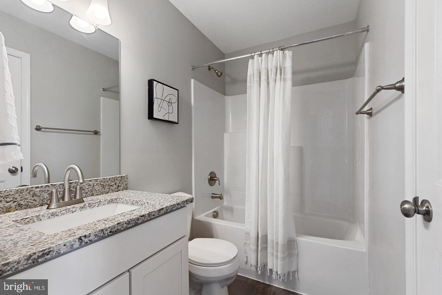 ANTIETAM COMMONS - Residential Lease