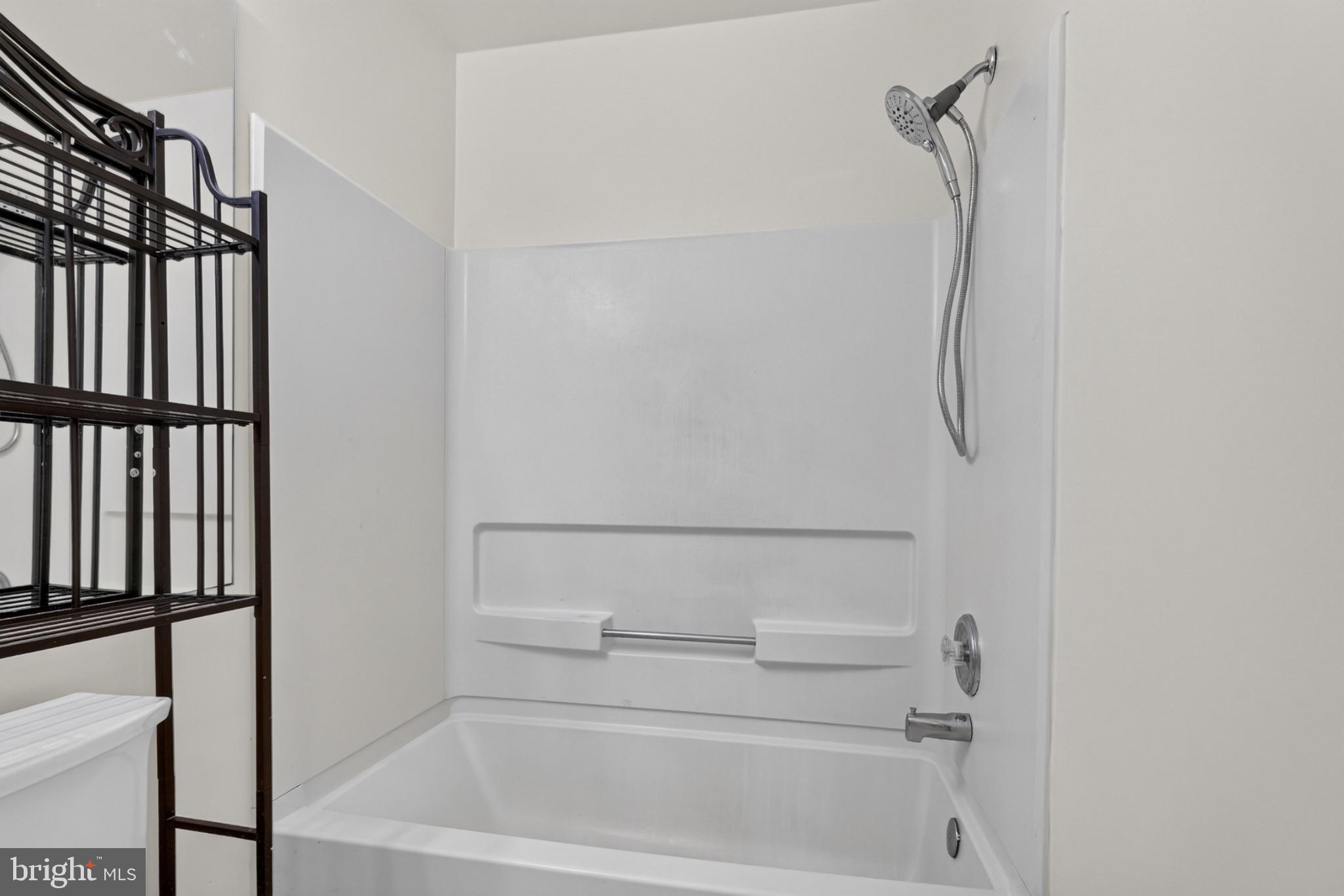 ROLLING OAKS - Residential